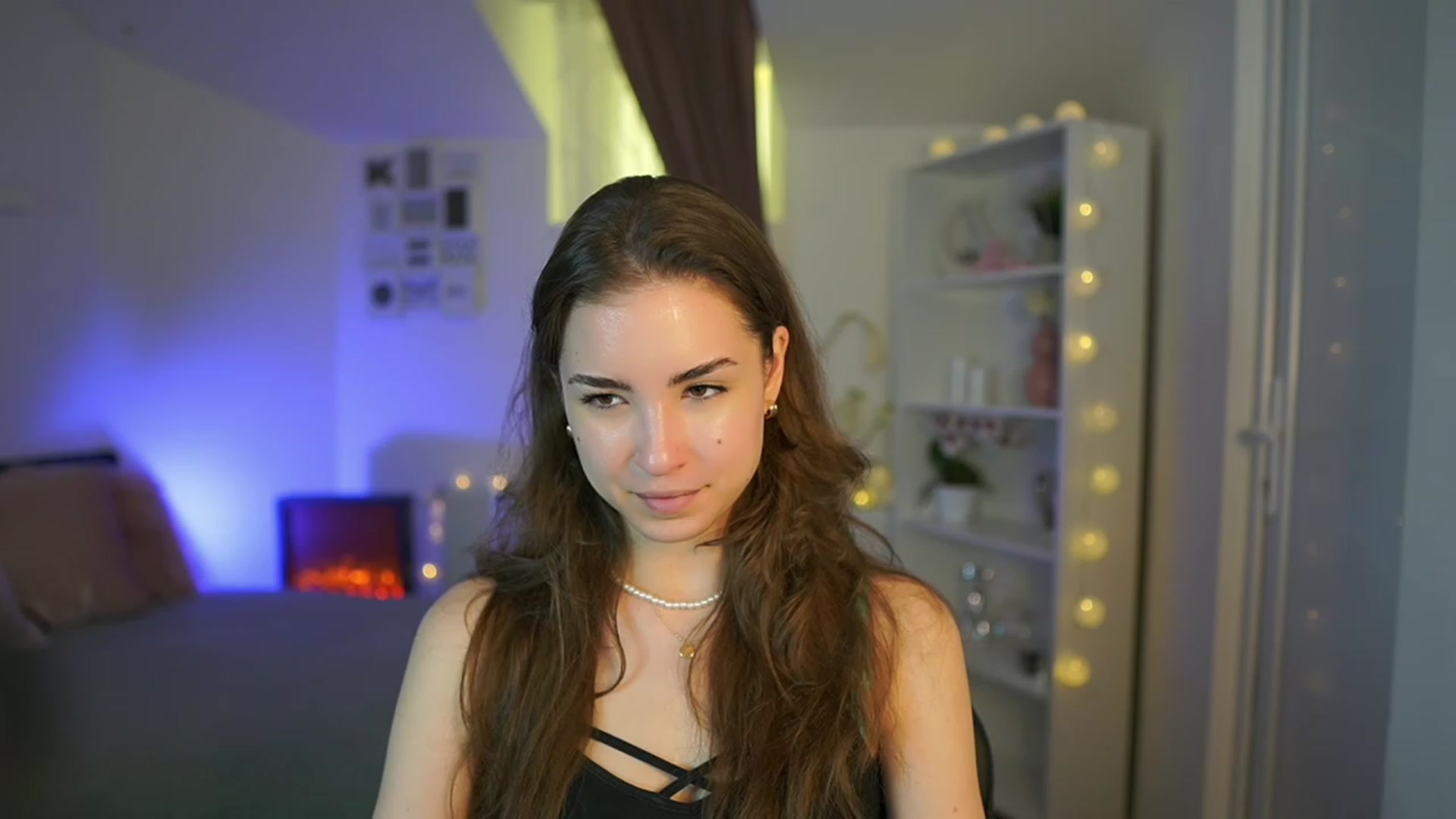 Gallery image thumbnail from Shy_jane's myfreecams stream on, 03/24/2023, 13:00 image 6 of 20