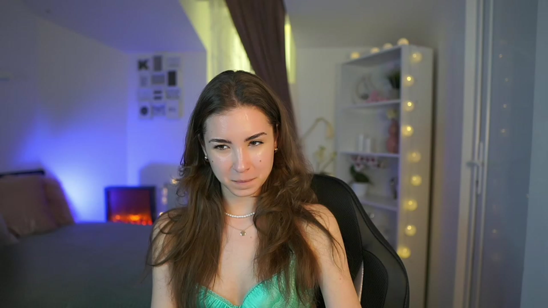Gallery image thumbnail from Shy_jane's myfreecams stream on, 03/24/2023, 14:08 image 19 of 20