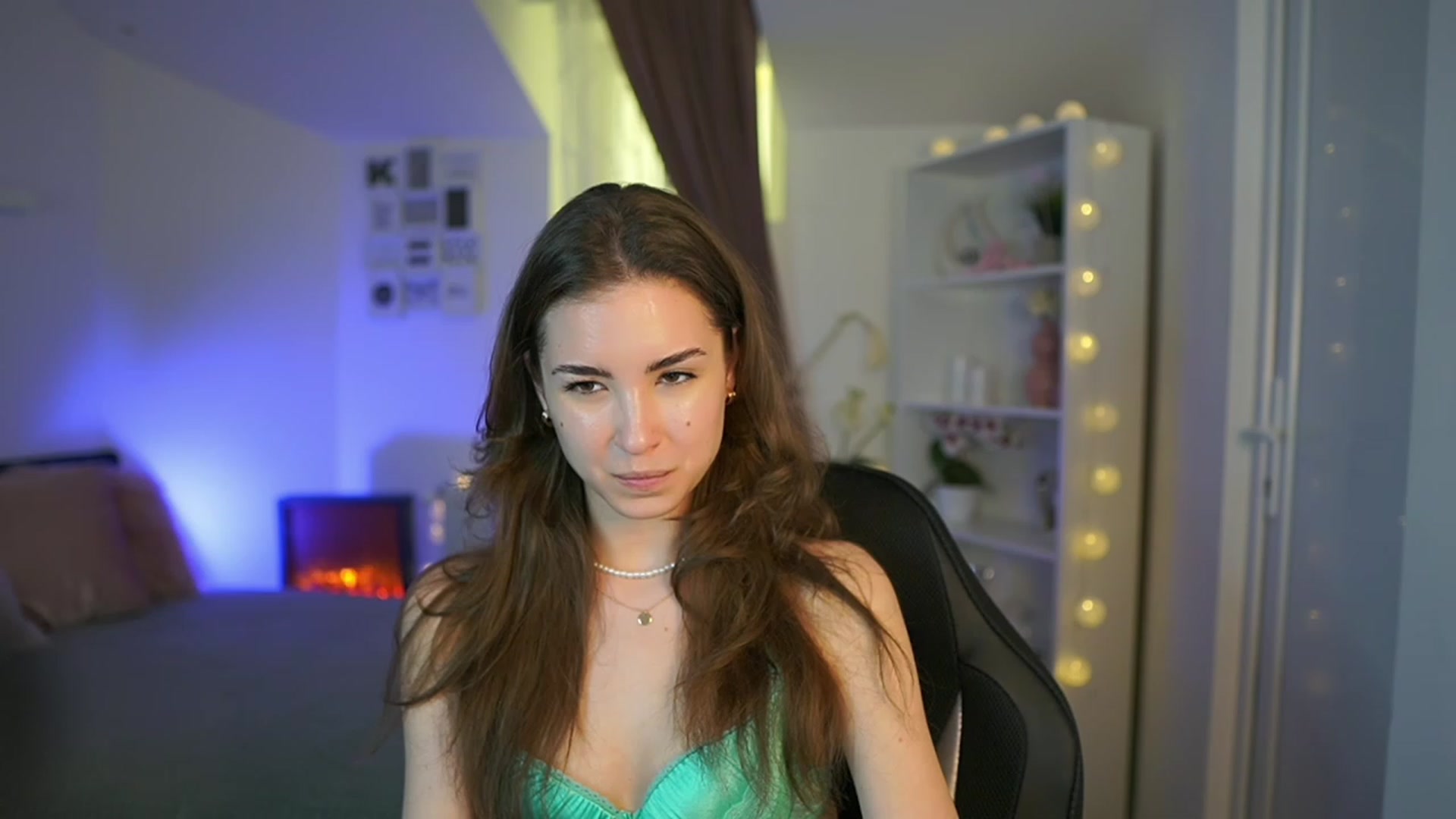 Gallery image thumbnail from Shy_jane's myfreecams stream on, 03/24/2023, 14:08 image 18 of 20