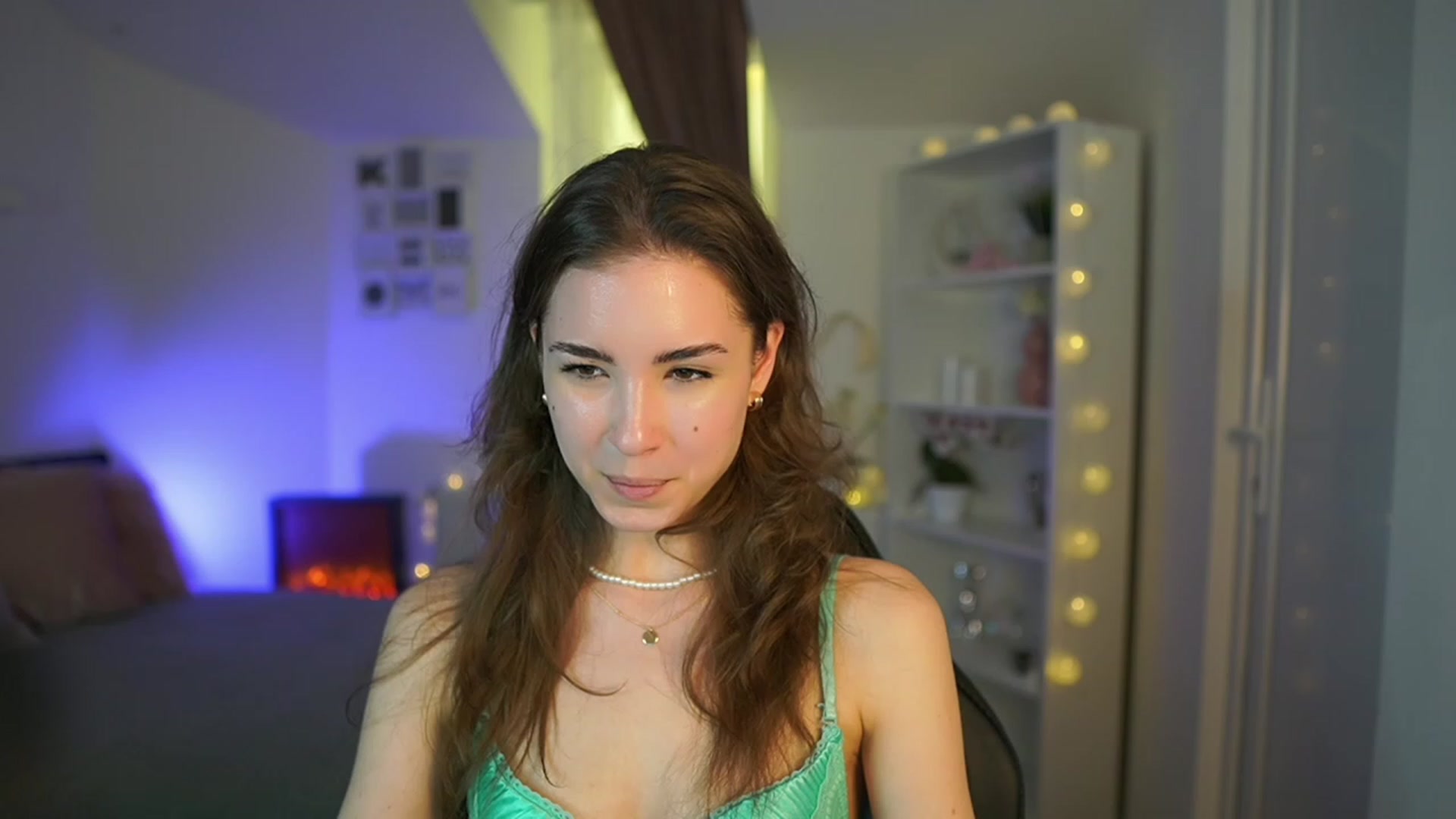 Gallery image thumbnail from Shy_jane's myfreecams stream on, 03/24/2023, 15:22 image 19 of 20