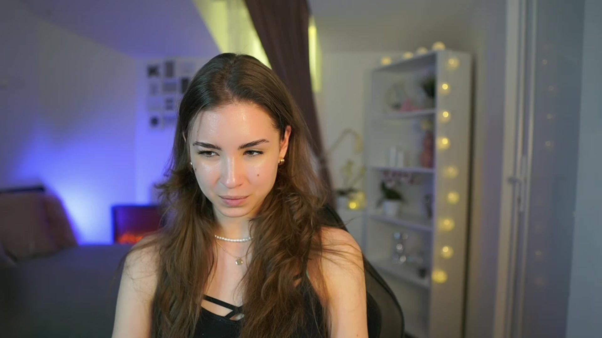 Gallery image thumbnail from Shy_jane's myfreecams stream on, 03/24/2023, 15:22 image 1 of 20