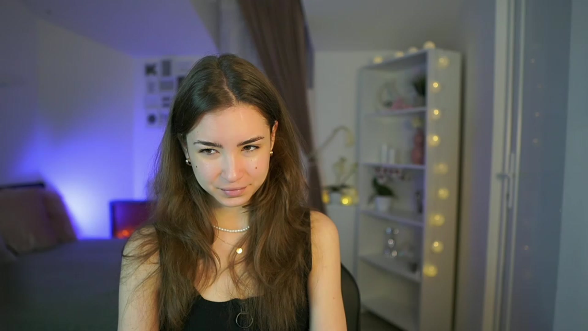 Gallery image thumbnail from Shy_jane's myfreecams stream on, 03/28/2023, 08:55 image 12 of 20