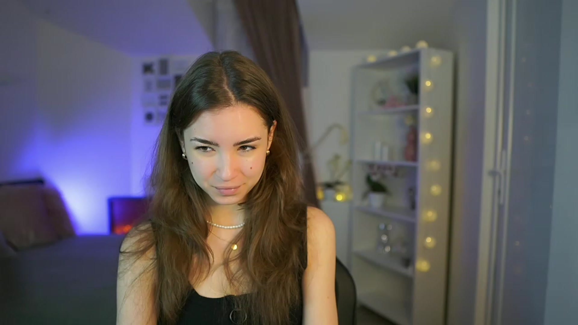 Gallery image thumbnail from Shy_jane's myfreecams stream on, 03/28/2023, 08:55 image 11 of 20