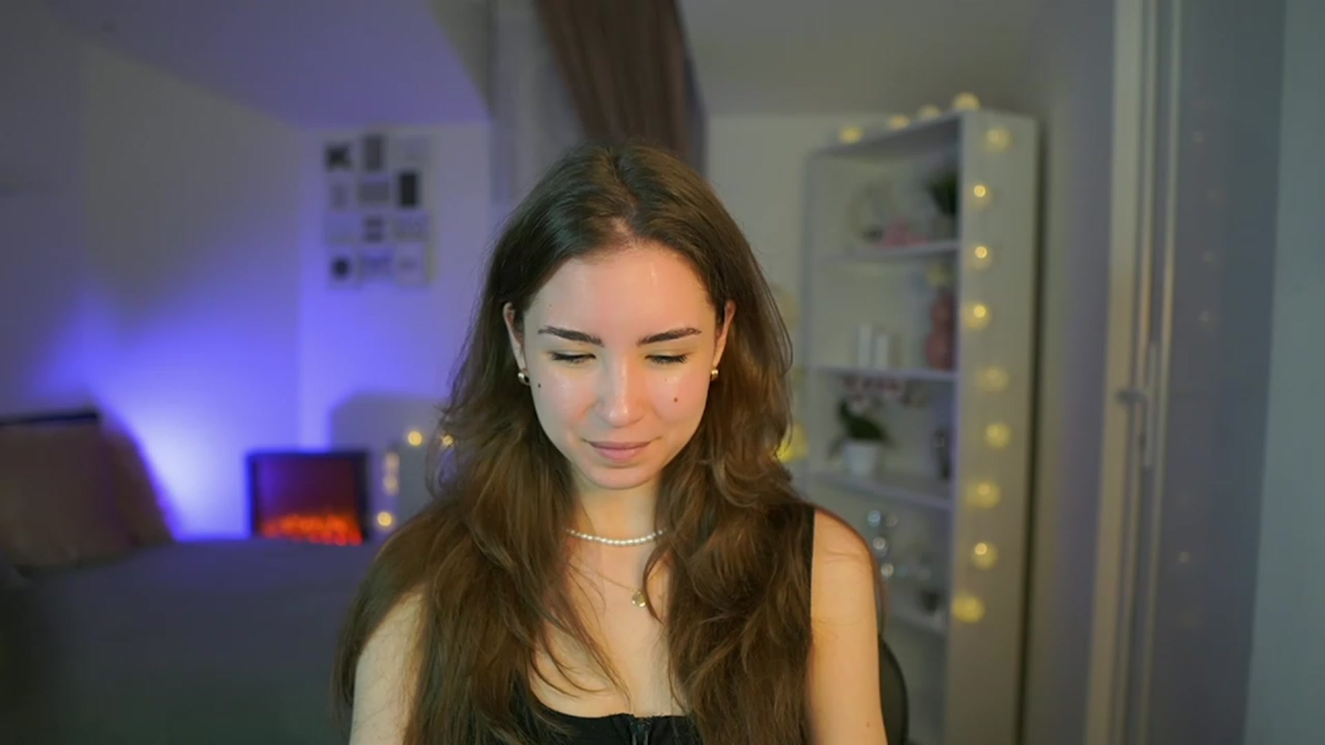 Gallery image thumbnail from Shy_jane's myfreecams stream on, 03/28/2023, 12:00 image 11 of 20