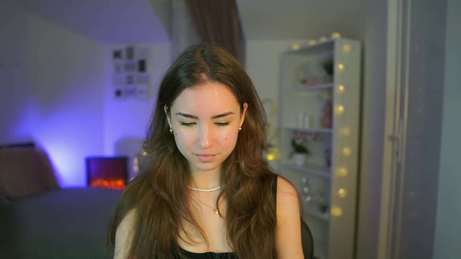 Gallery image thumbnail from Shy_jane's myfreecams stream on, 03/28/2023, 12:00 image 9 of 20