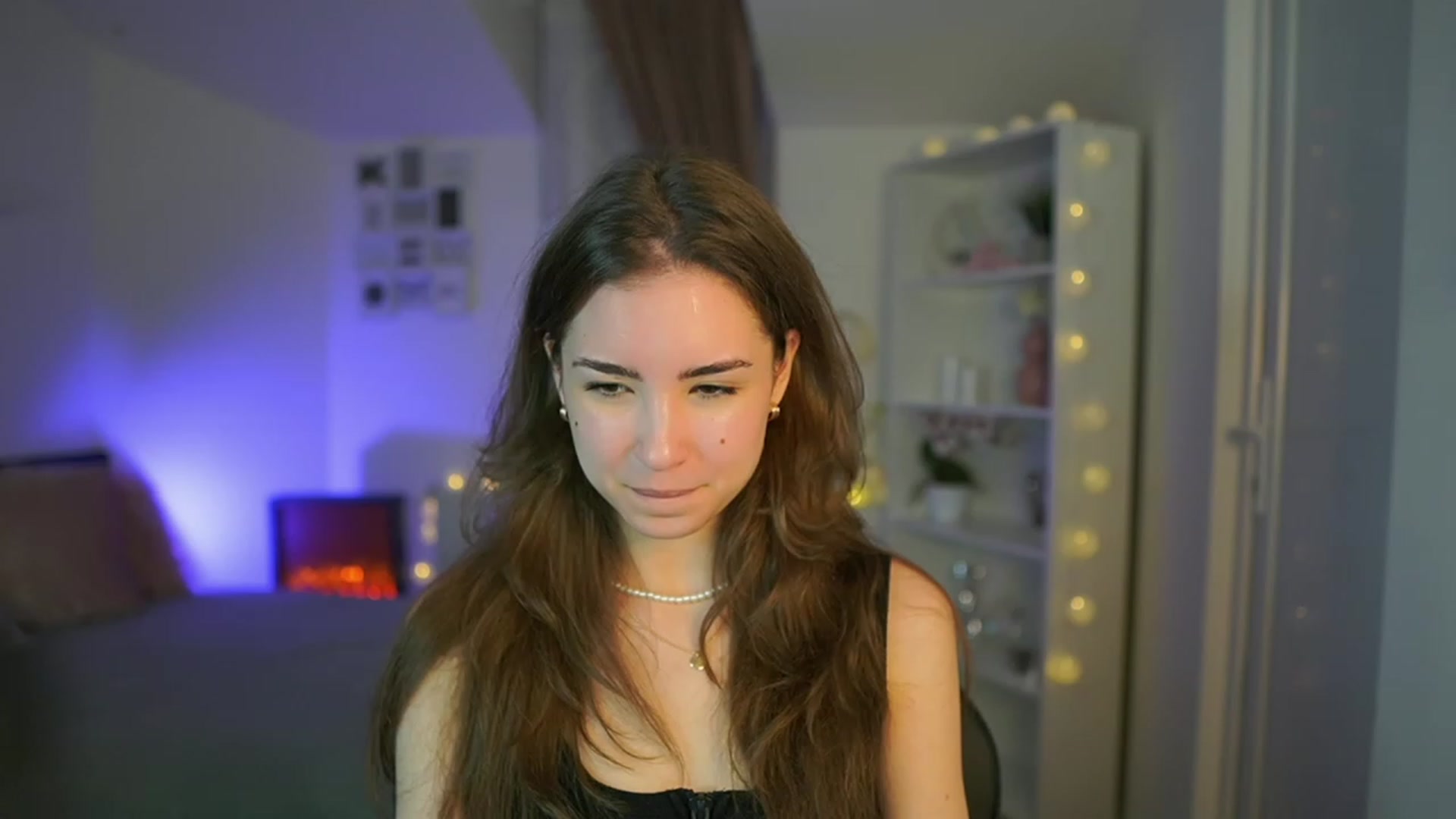 Gallery image thumbnail from Shy_jane's myfreecams stream on, 03/28/2023, 12:00 image 10 of 20