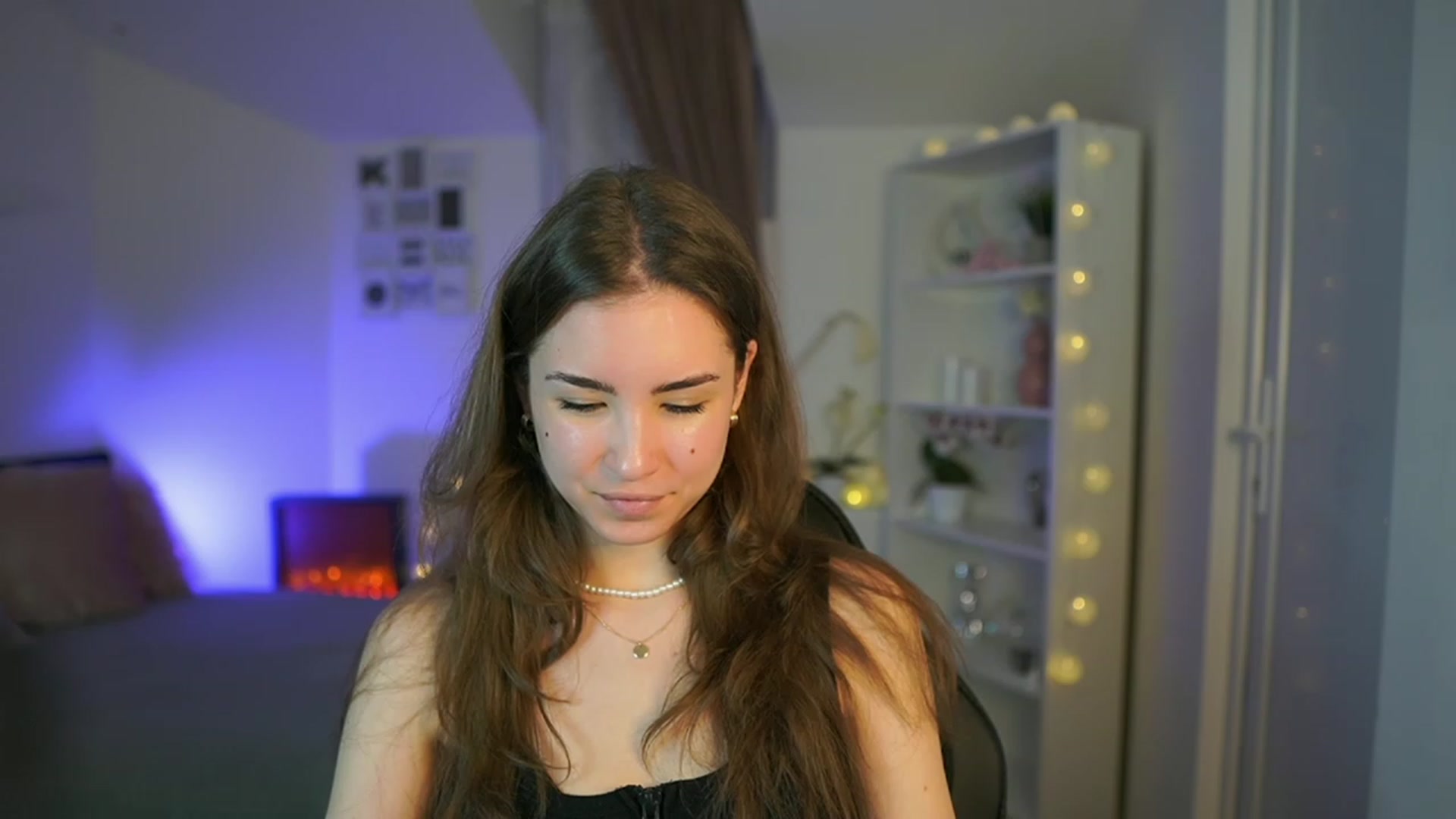 Gallery image thumbnail from Shy_jane's myfreecams stream on, 03/28/2023, 12:48 image 19 of 20