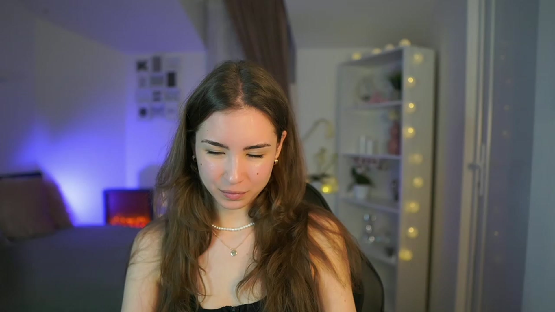 Gallery image thumbnail from Shy_jane's myfreecams stream on, 03/28/2023, 12:48 image 12 of 20