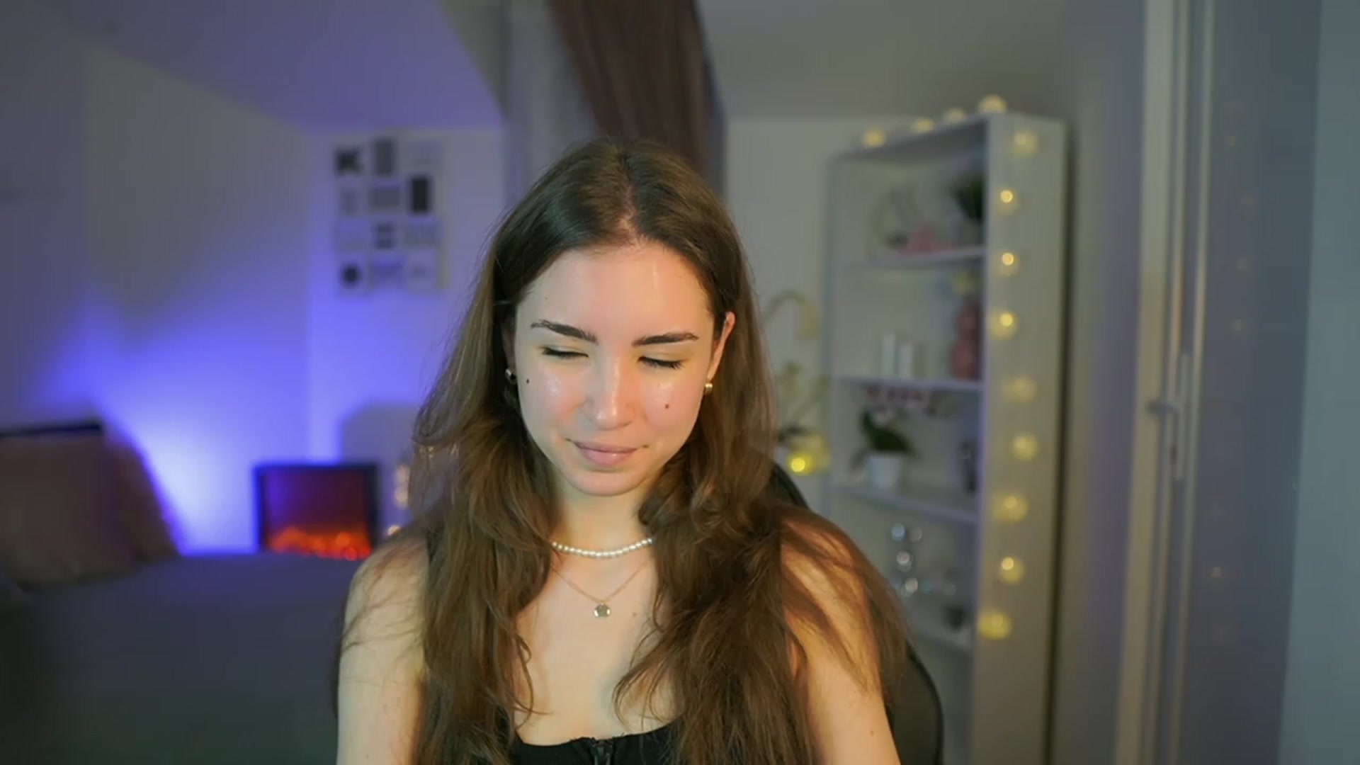 Gallery image thumbnail from Shy_jane's myfreecams stream on, 03/28/2023, 12:48 image 9 of 20
