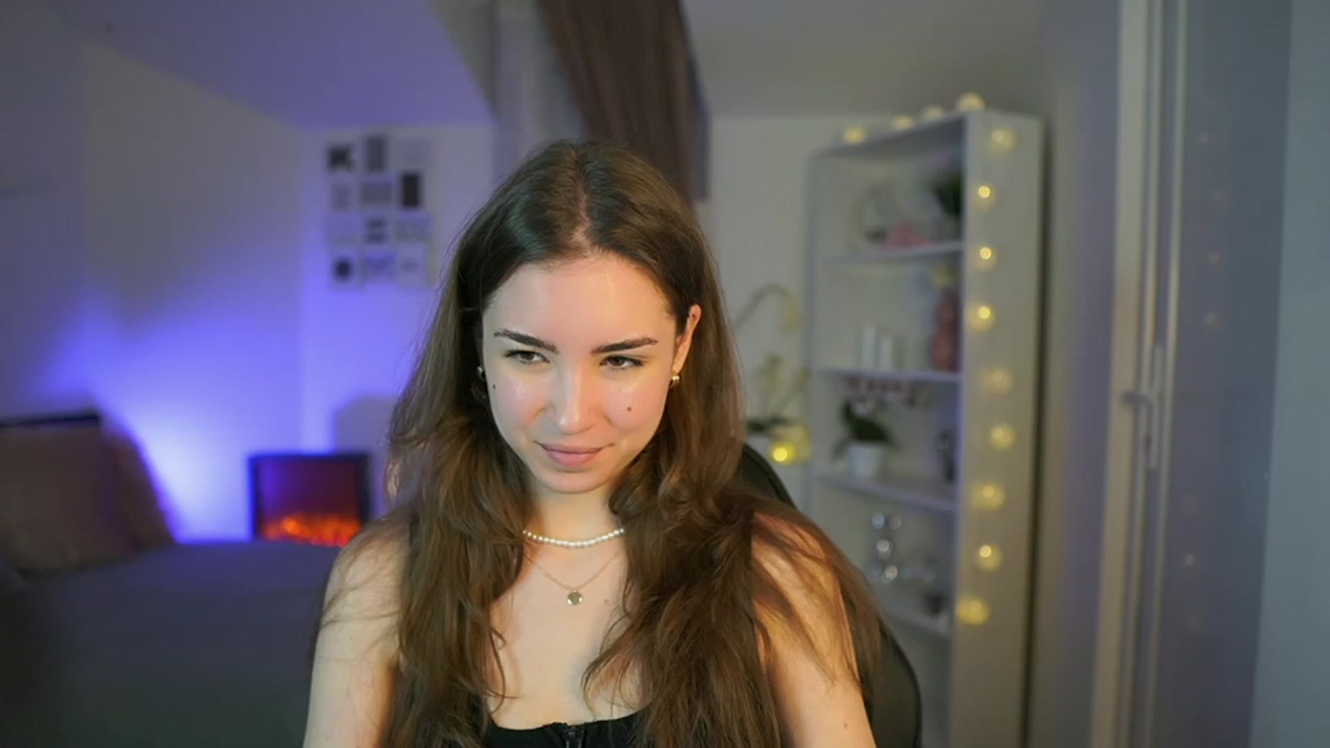 Gallery image thumbnail from Shy_jane's myfreecams stream on, 03/28/2023, 12:48 image 10 of 20