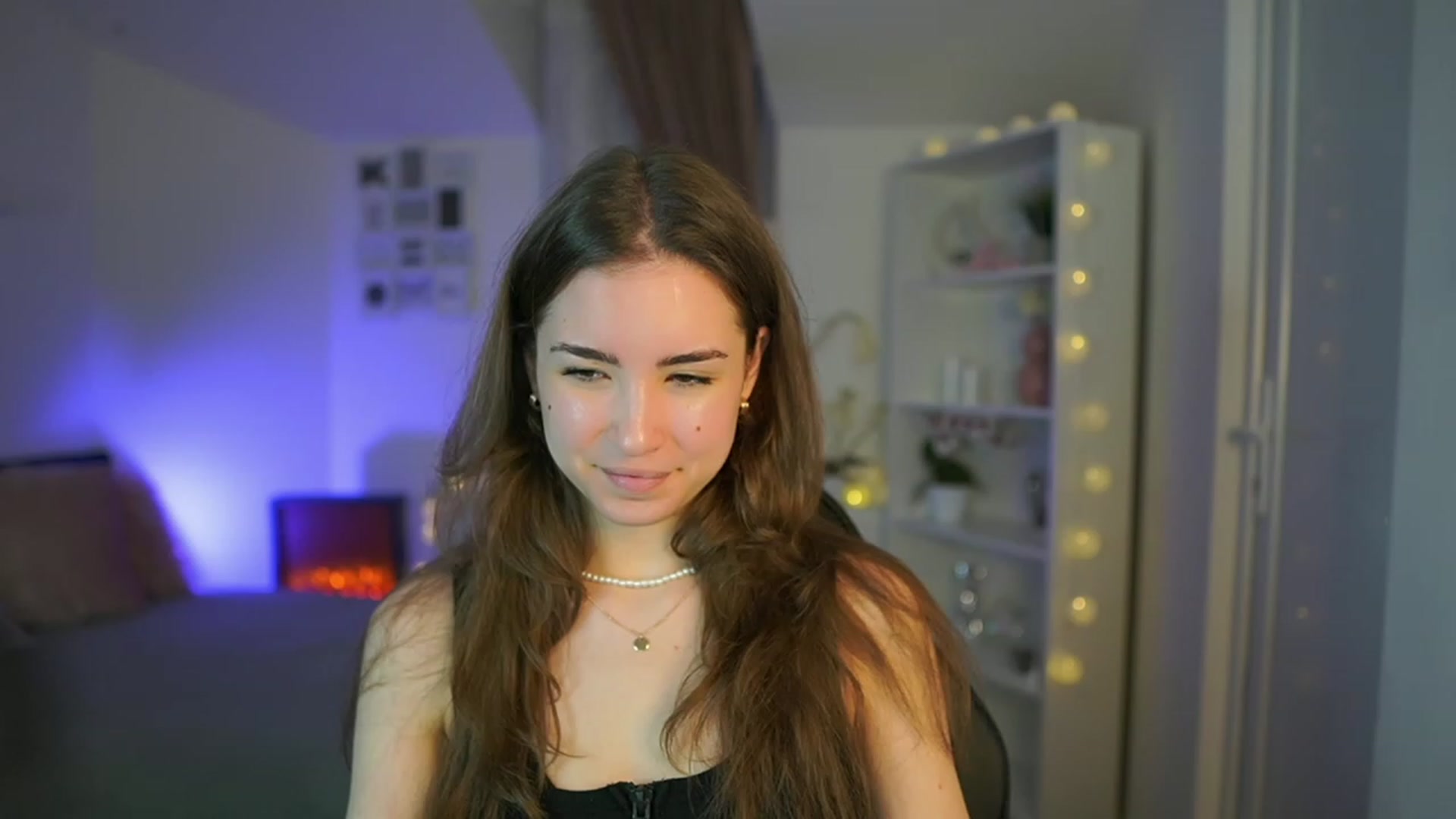Gallery image thumbnail from Shy_jane's myfreecams stream on, 03/28/2023, 12:48 image 6 of 20