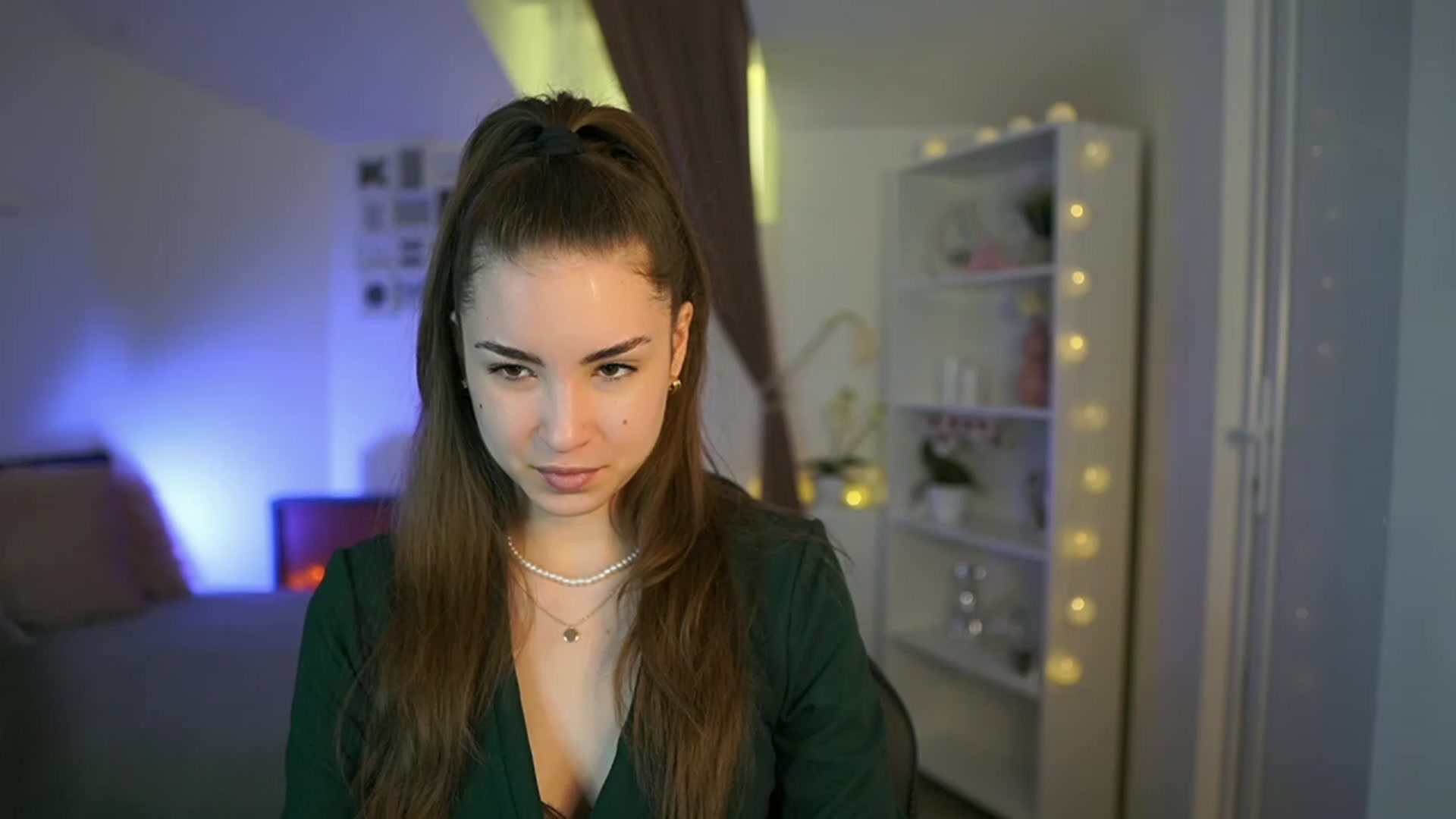 Gallery image thumbnail from Shy_jane's myfreecams stream on, 03/29/2023, 13:36 image 1 of 20