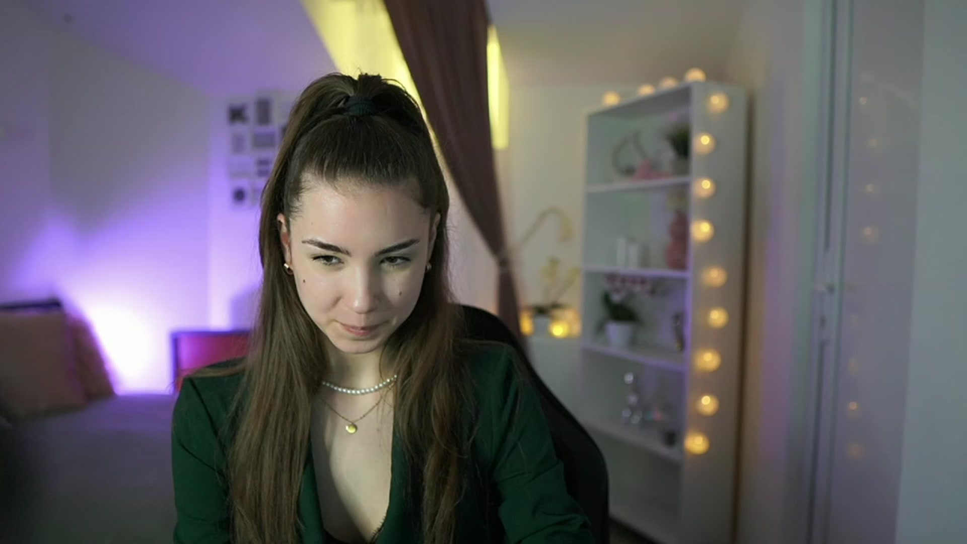 Gallery image thumbnail from Shy_jane's myfreecams stream on, 03/29/2023, 16:52 image 10 of 20