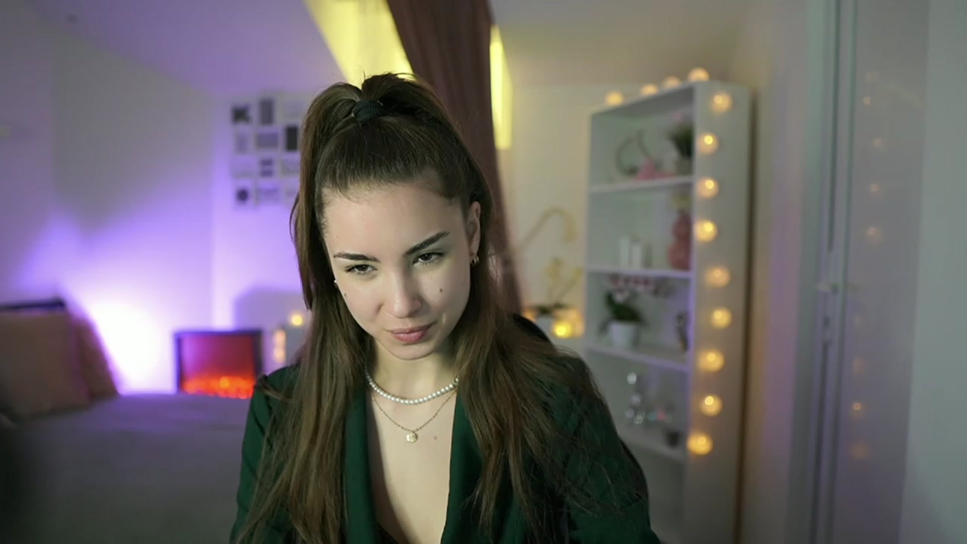 Gallery image thumbnail from Shy_jane's myfreecams stream on, 03/29/2023, 16:52 image 3 of 20