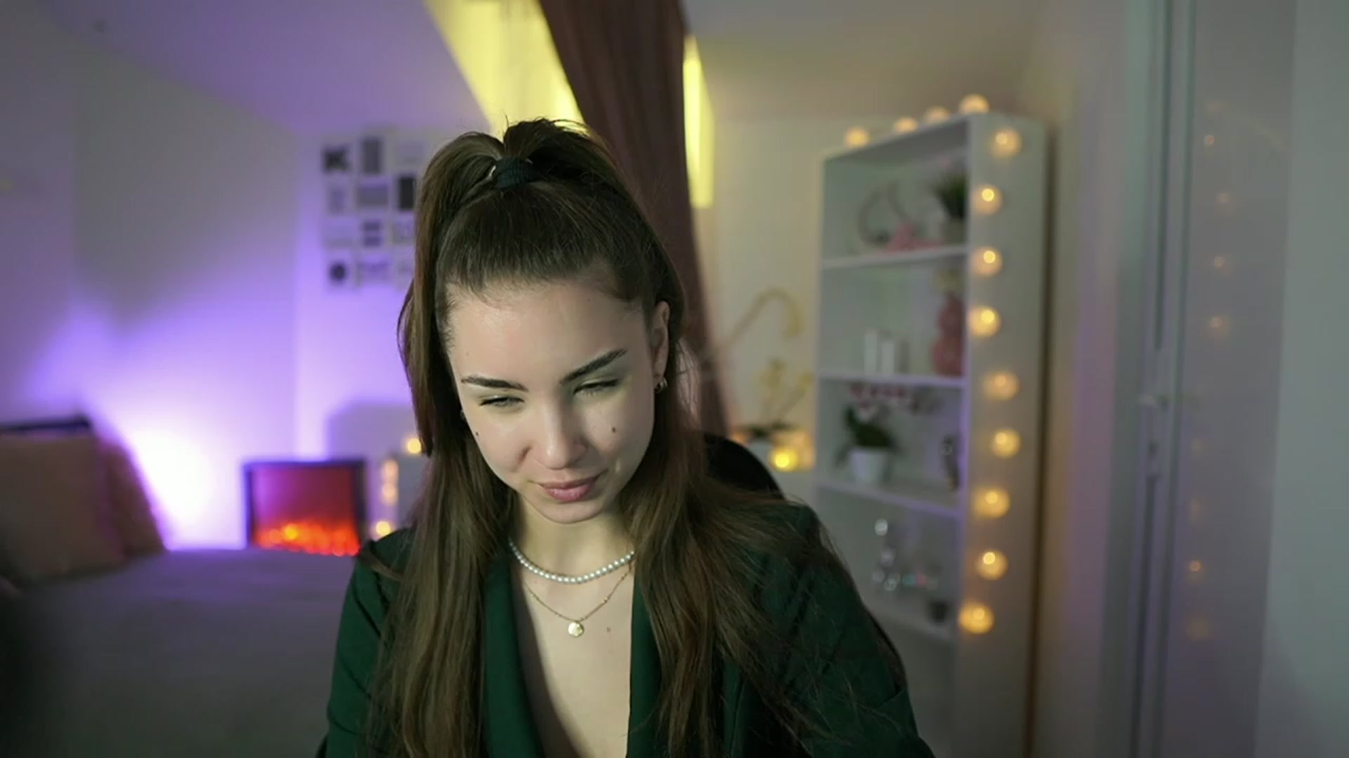 Gallery image thumbnail from Shy_jane's myfreecams stream on, 03/29/2023, 16:52 image 5 of 20