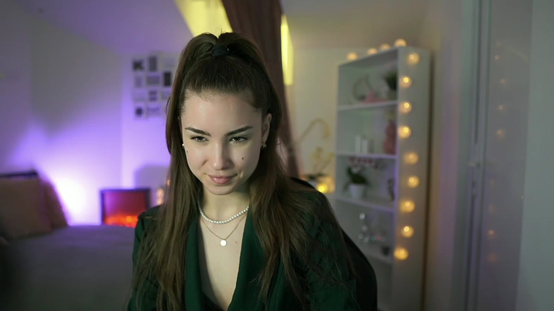 Gallery image thumbnail from Shy_jane's myfreecams stream on, 03/29/2023, 16:52 image 1 of 20
