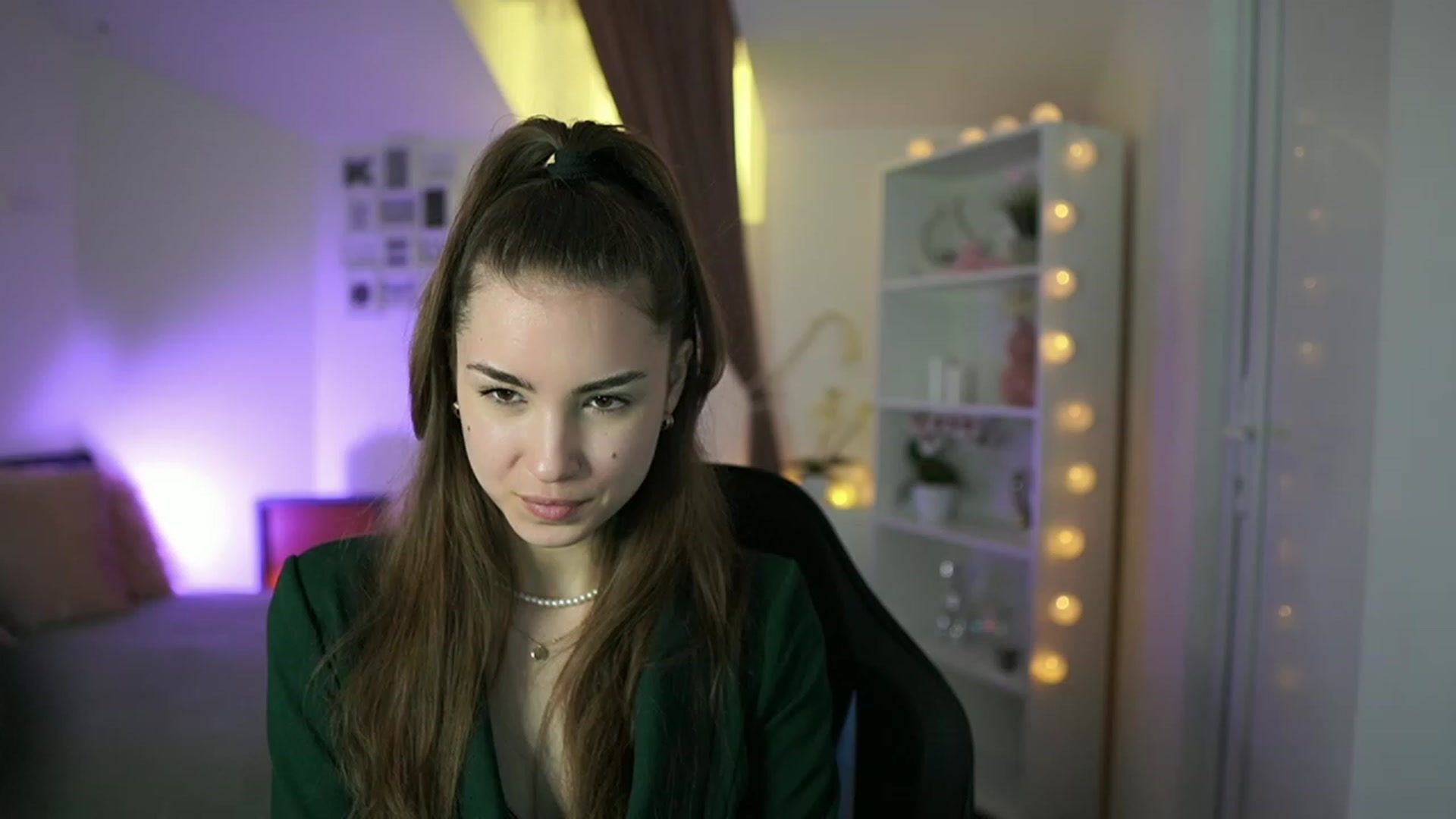 Gallery image thumbnail from Shy_jane's myfreecams stream on, 03/29/2023, 16:52 image 16 of 20