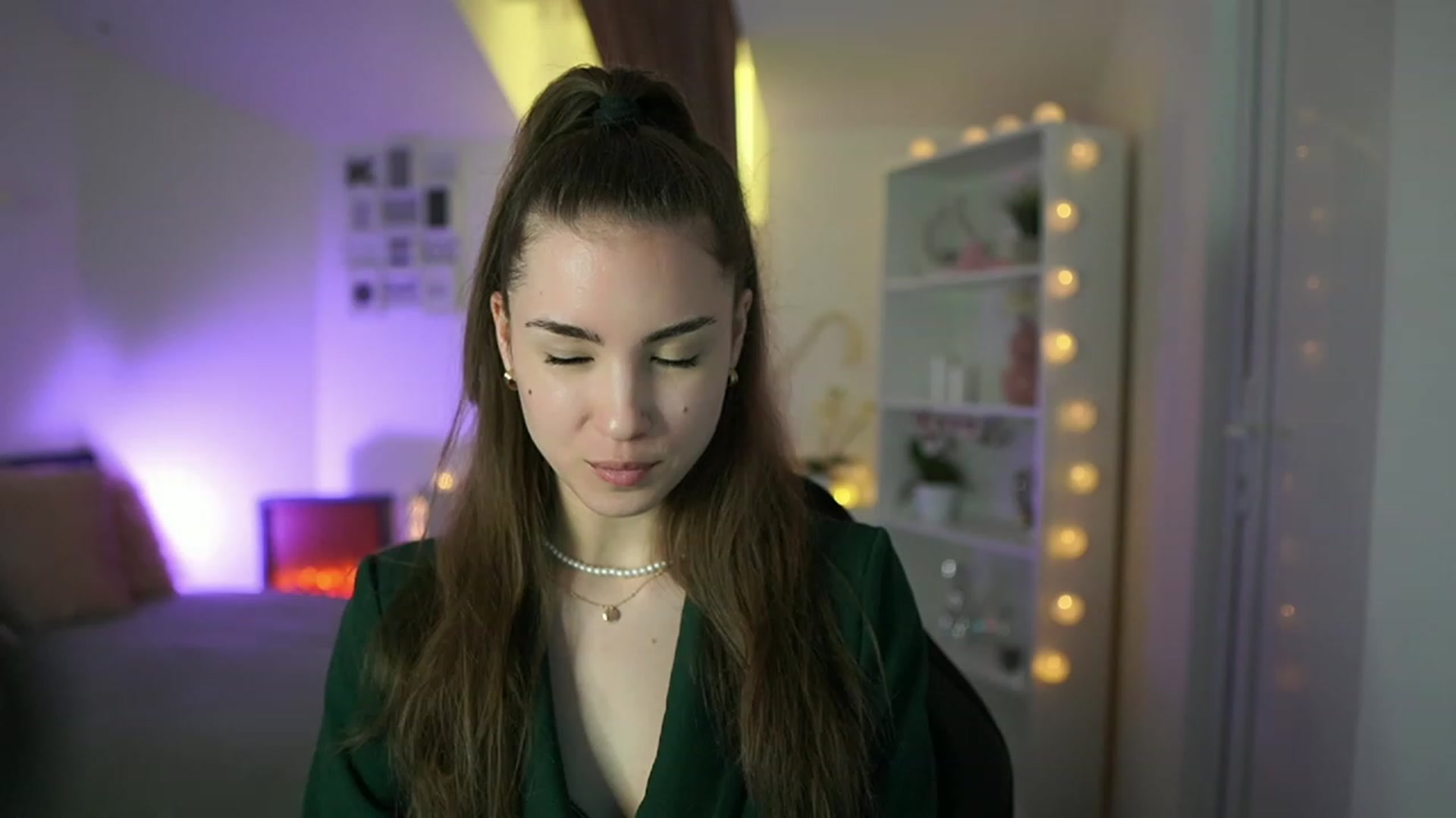 Gallery image thumbnail from Shy_jane's myfreecams stream on, 03/29/2023, 16:52 image 18 of 20