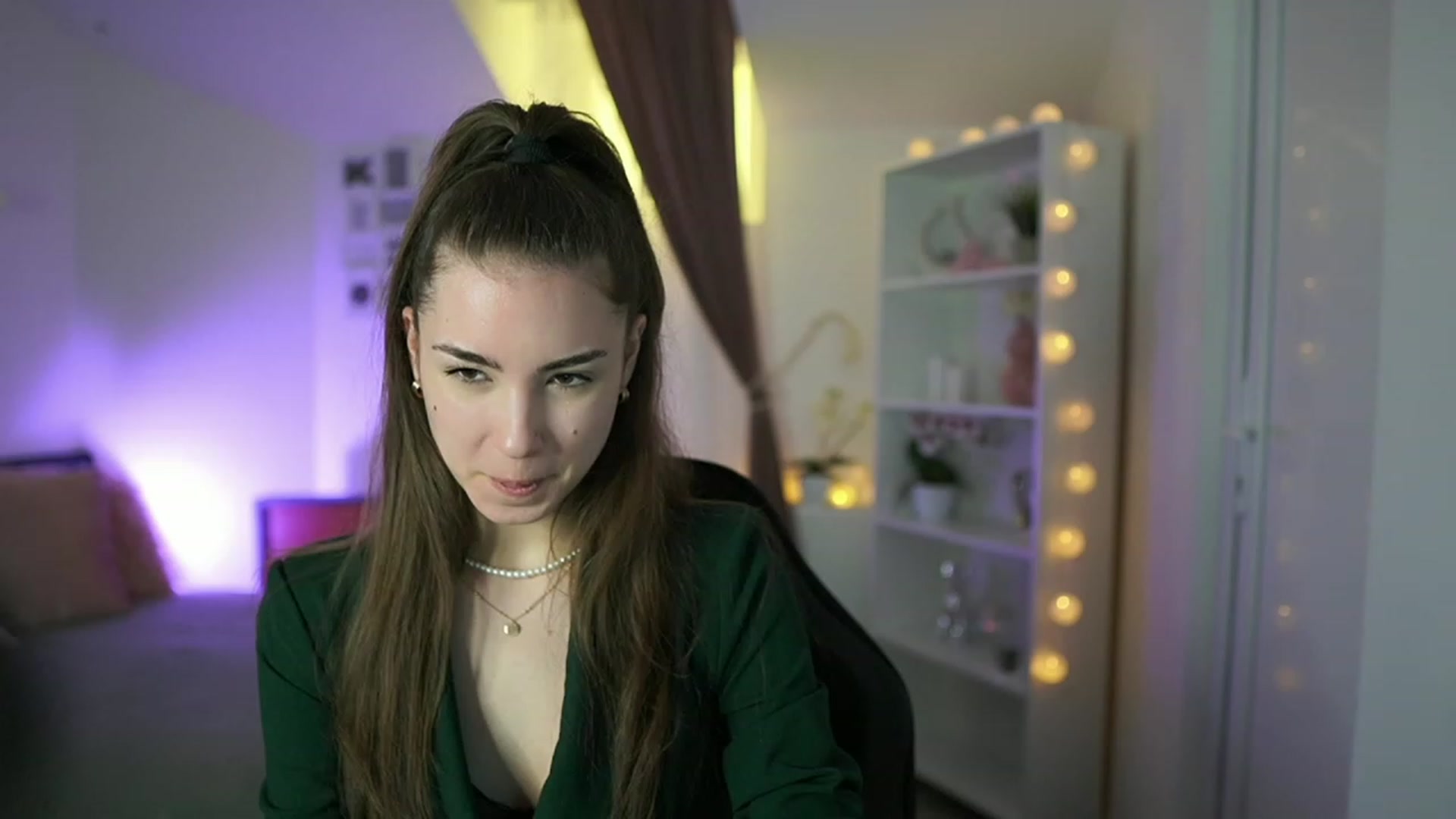 Gallery image thumbnail from Shy_jane's myfreecams stream on, 03/29/2023, 16:52 image 8 of 20