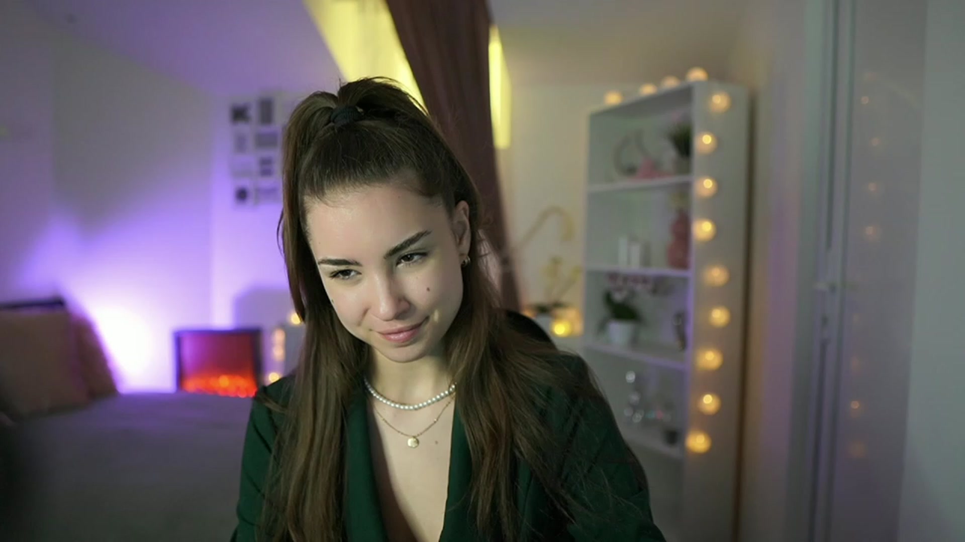 Gallery image thumbnail from Shy_jane's myfreecams stream on, 03/29/2023, 16:52 image 4 of 20