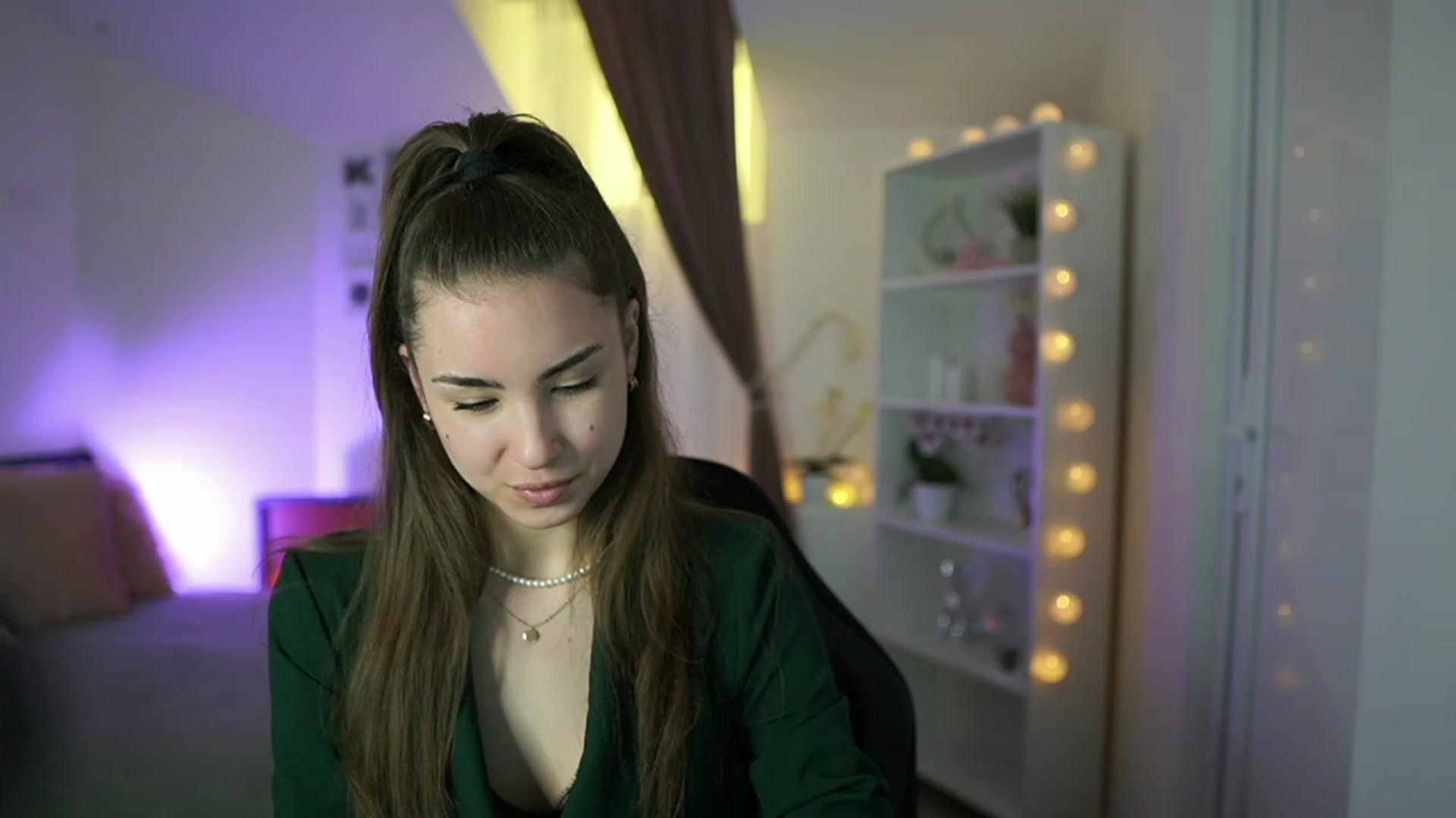 Gallery image thumbnail from Shy_jane's myfreecams stream on, 03/29/2023, 16:52 image 9 of 20