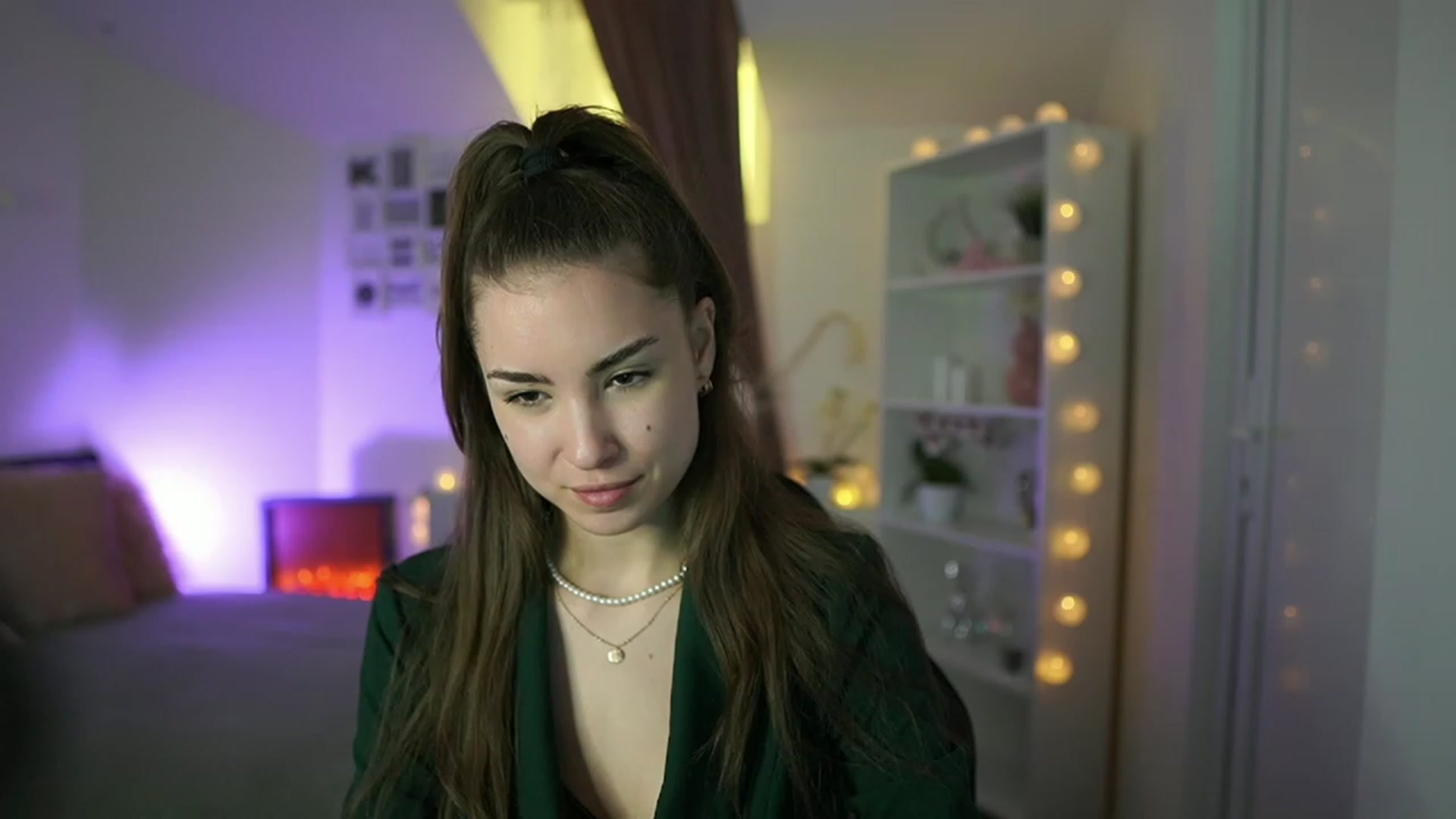Gallery image thumbnail from Shy_jane's myfreecams stream on, 03/29/2023, 16:52 image 2 of 20