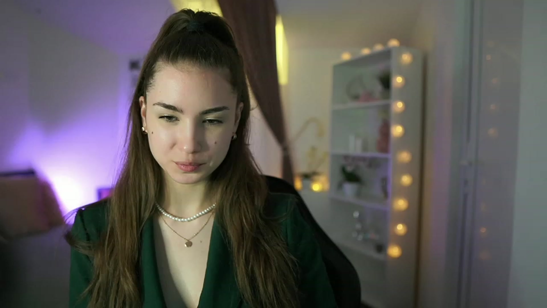 Gallery image thumbnail from Shy_jane's myfreecams stream on, 03/29/2023, 17:30 image 1 of 20