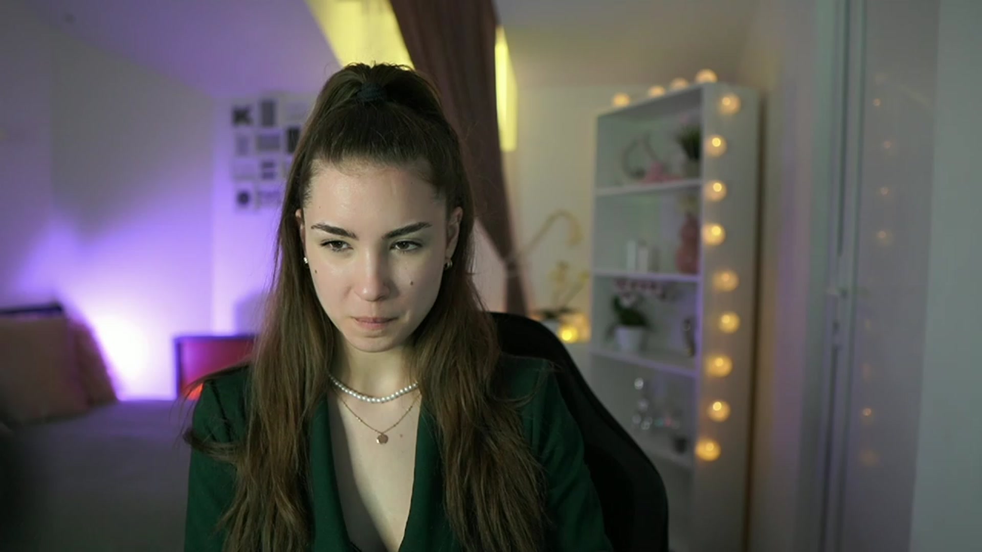 Gallery image thumbnail from Shy_jane's myfreecams stream on, 03/29/2023, 17:30 image 8 of 20