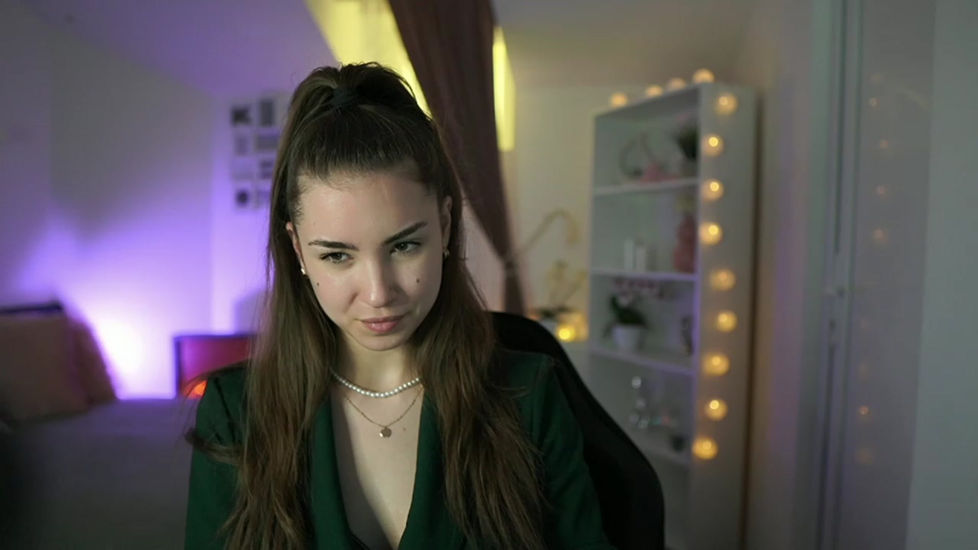 Gallery image thumbnail from Shy_jane's myfreecams stream on, 03/29/2023, 17:30 image 11 of 20