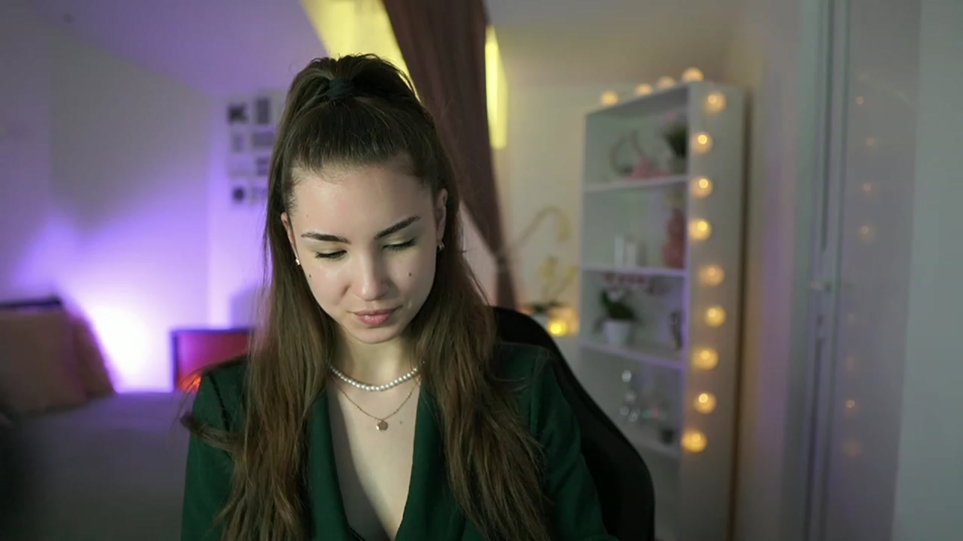 Gallery image thumbnail from Shy_jane's myfreecams stream on, 03/29/2023, 17:30 image 5 of 20