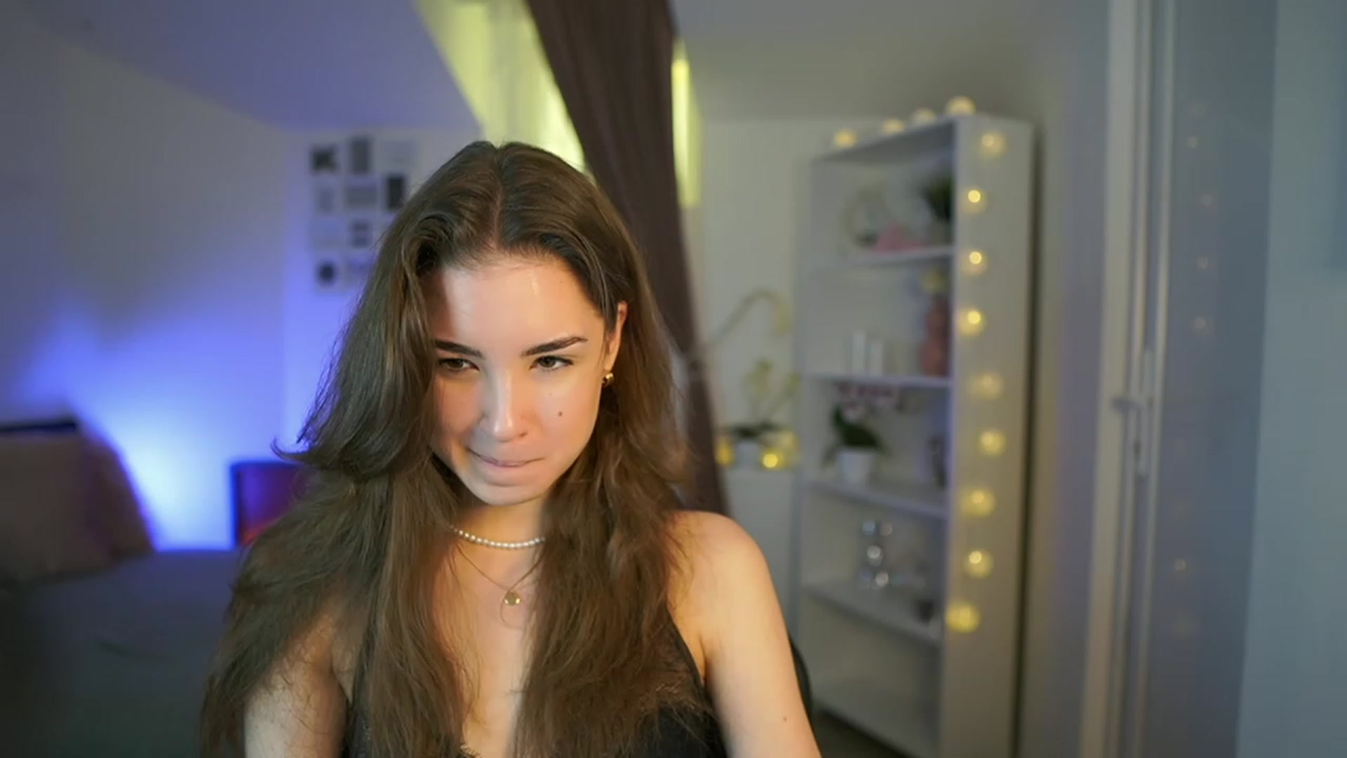 Gallery image thumbnail from Shy_jane's myfreecams stream on, 03/30/2023, 11:20 image 16 of 20