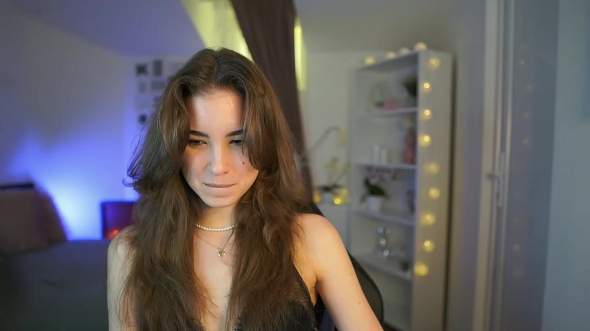 Gallery image thumbnail from Shy_jane's myfreecams stream on, 03/30/2023, 11:20 image 15 of 20