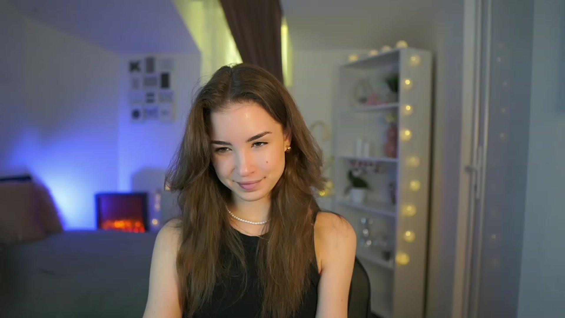 Gallery image thumbnail from Shy_jane's myfreecams stream on, 03/30/2023, 11:20 image 5 of 20
