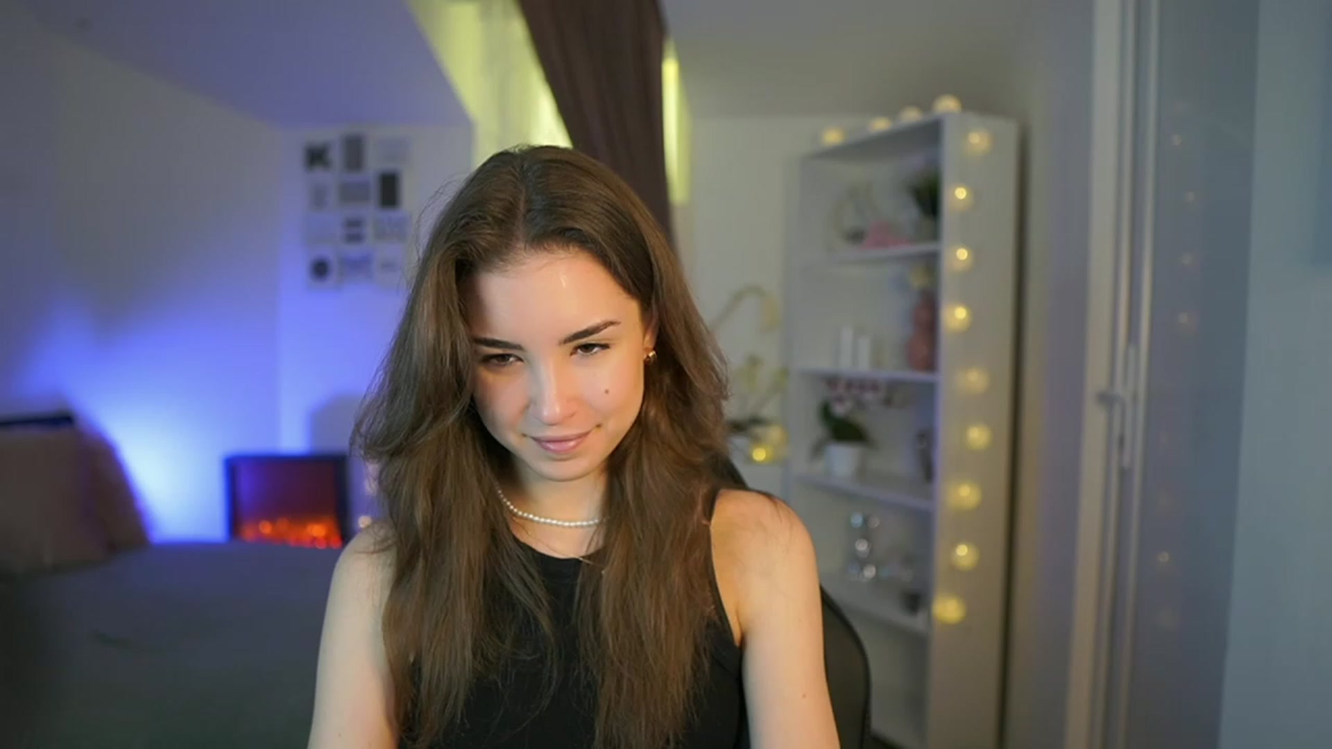 Gallery image thumbnail from Shy_jane's myfreecams stream on, 03/30/2023, 11:20 image 6 of 20