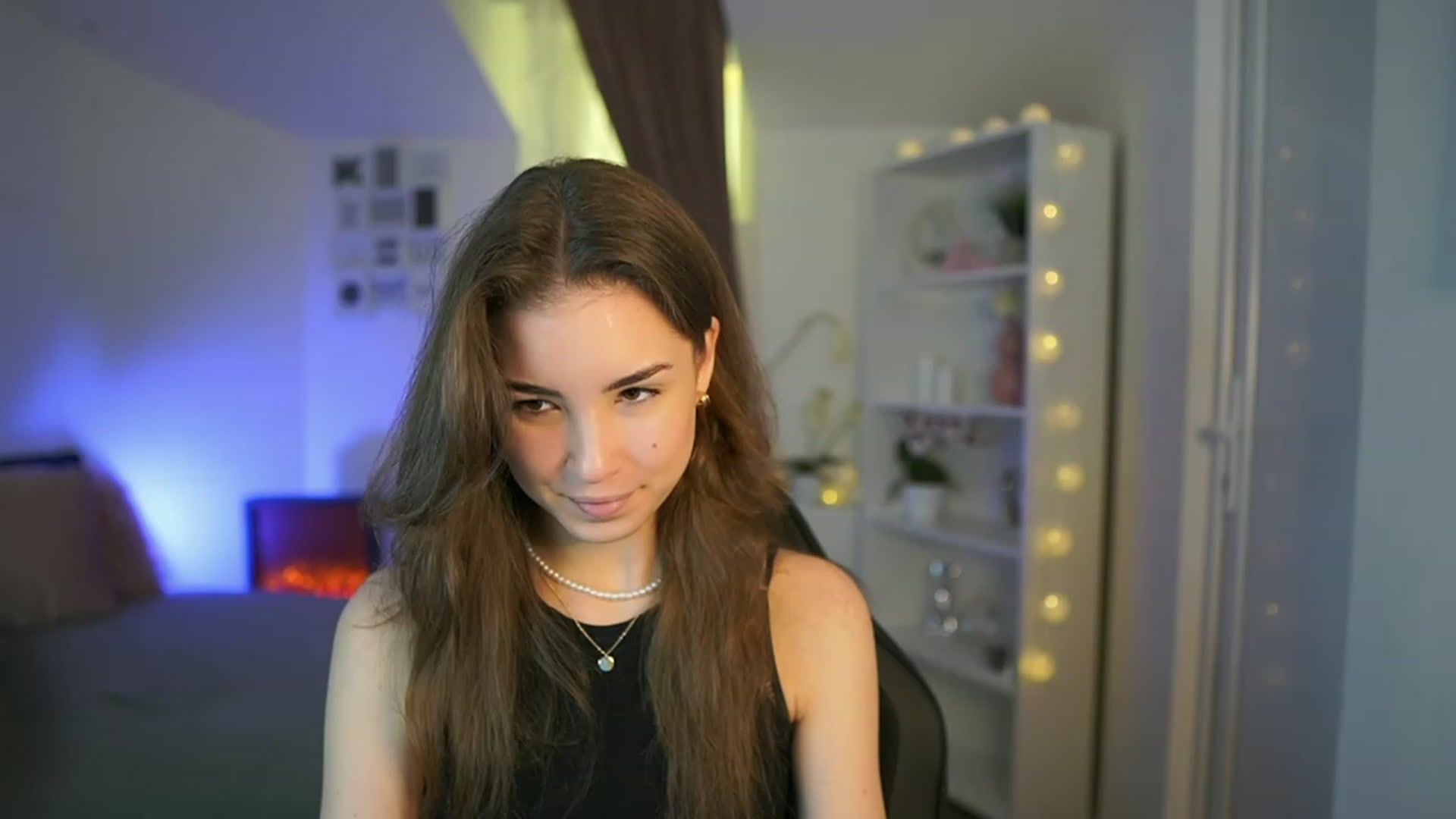 Gallery image thumbnail from Shy_jane's myfreecams stream on, 03/30/2023, 11:20 image 10 of 20