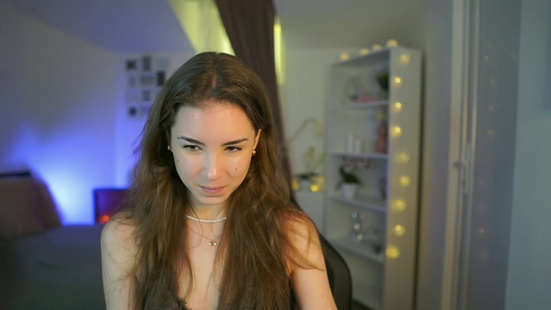 Gallery image thumbnail from Shy_jane's myfreecams stream on, 03/30/2023, 12:34 image 14 of 20