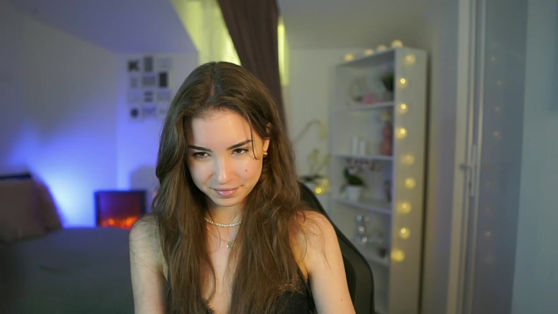 Gallery image thumbnail from Shy_jane's myfreecams stream on, 03/30/2023, 12:34 image 17 of 20