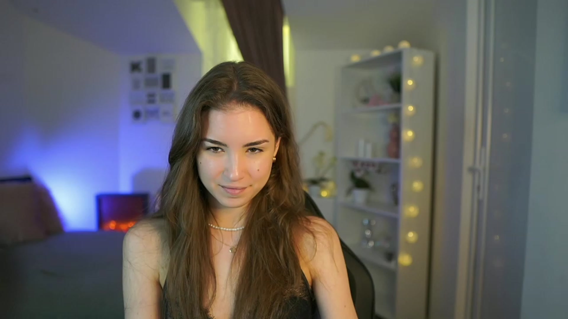 Gallery image thumbnail from Shy_jane's myfreecams stream on, 03/30/2023, 12:34 image 15 of 20