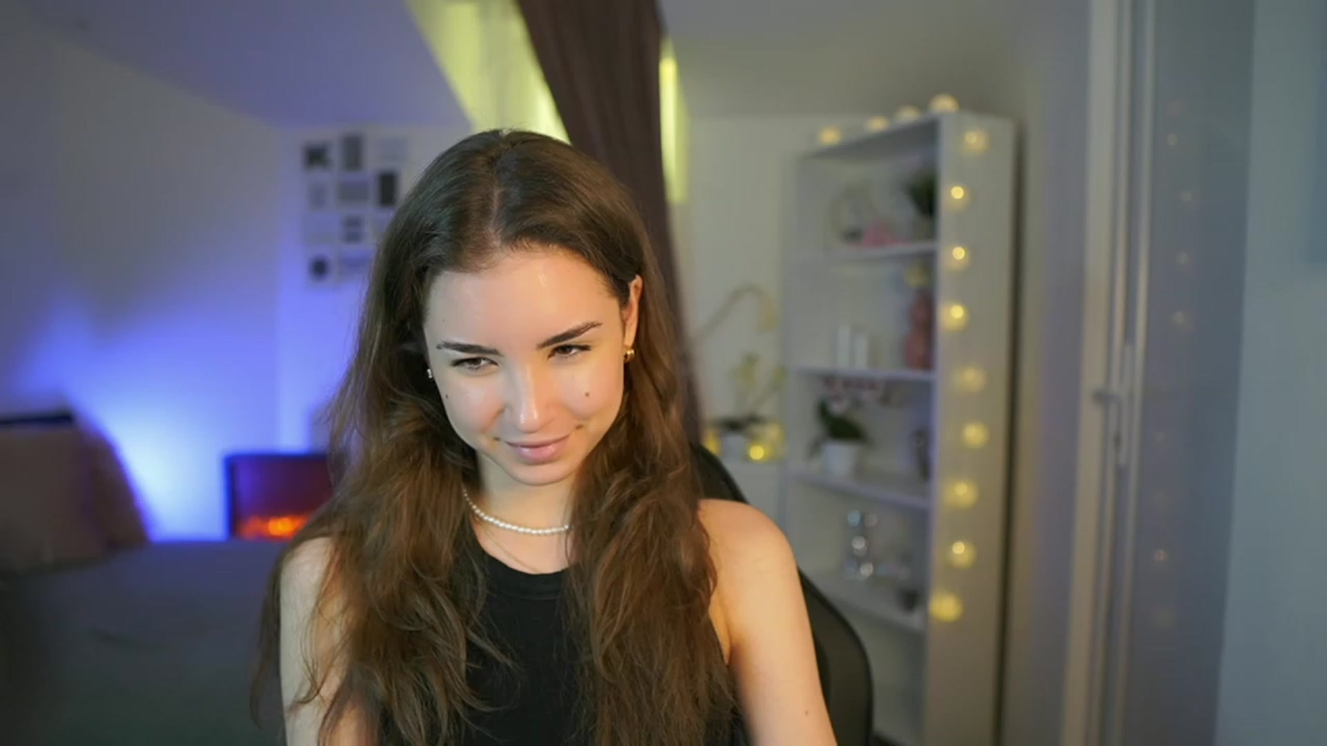 Gallery image thumbnail from Shy_jane's myfreecams stream on, 03/30/2023, 13:28 image 5 of 20