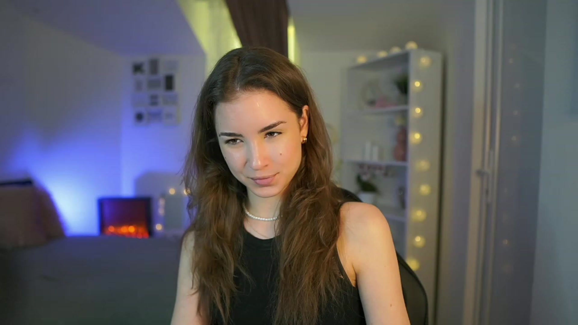 Gallery image thumbnail from Shy_jane's myfreecams stream on, 03/30/2023, 13:28 image 7 of 20
