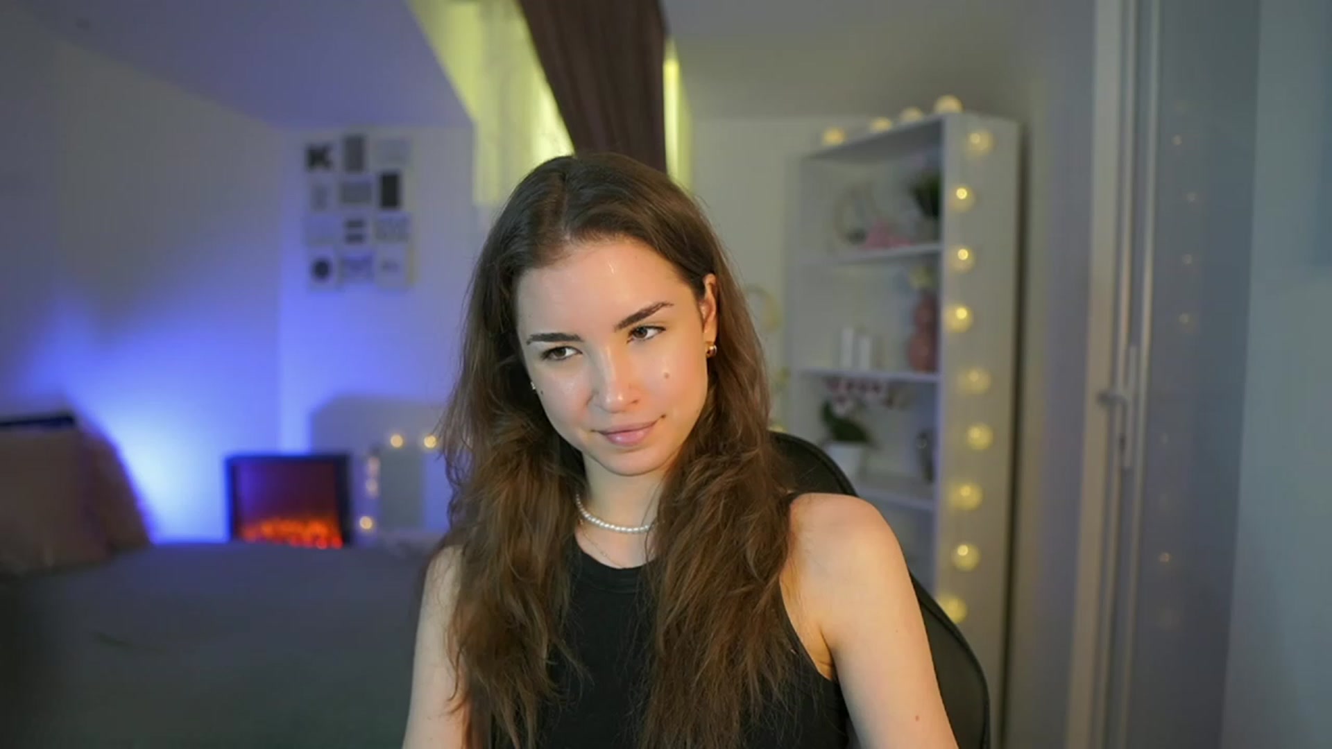Gallery image thumbnail from Shy_jane's myfreecams stream on, 03/30/2023, 13:28 image 8 of 20