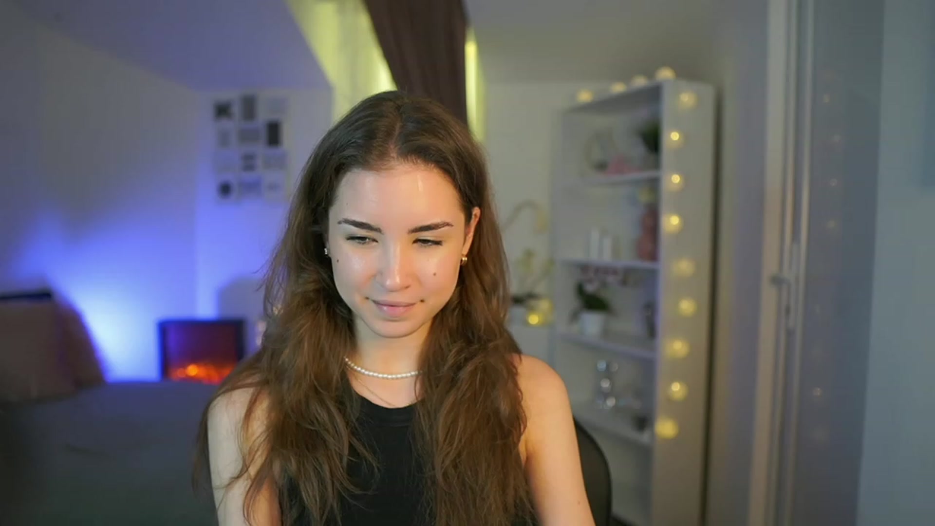 Gallery image thumbnail from Shy_jane's myfreecams stream on, 03/30/2023, 13:28 image 4 of 20