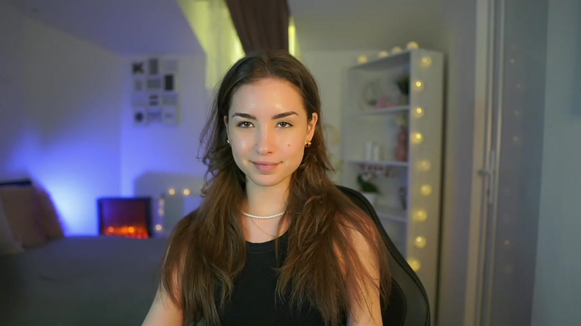 Gallery image thumbnail from Shy_jane's myfreecams stream on, 03/30/2023, 15:02 image 4 of 20