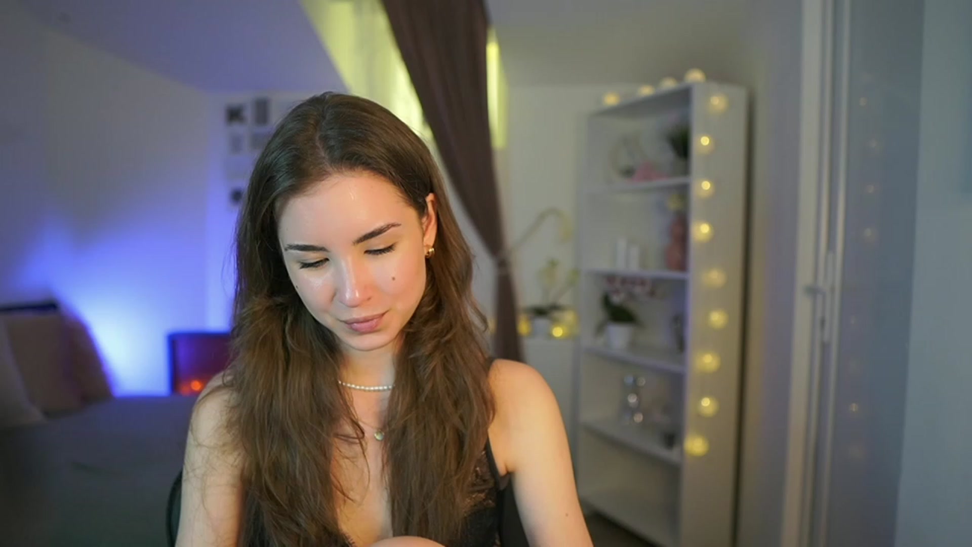 Gallery image thumbnail from Shy_jane's myfreecams stream on, 03/30/2023, 15:43 image 14 of 20