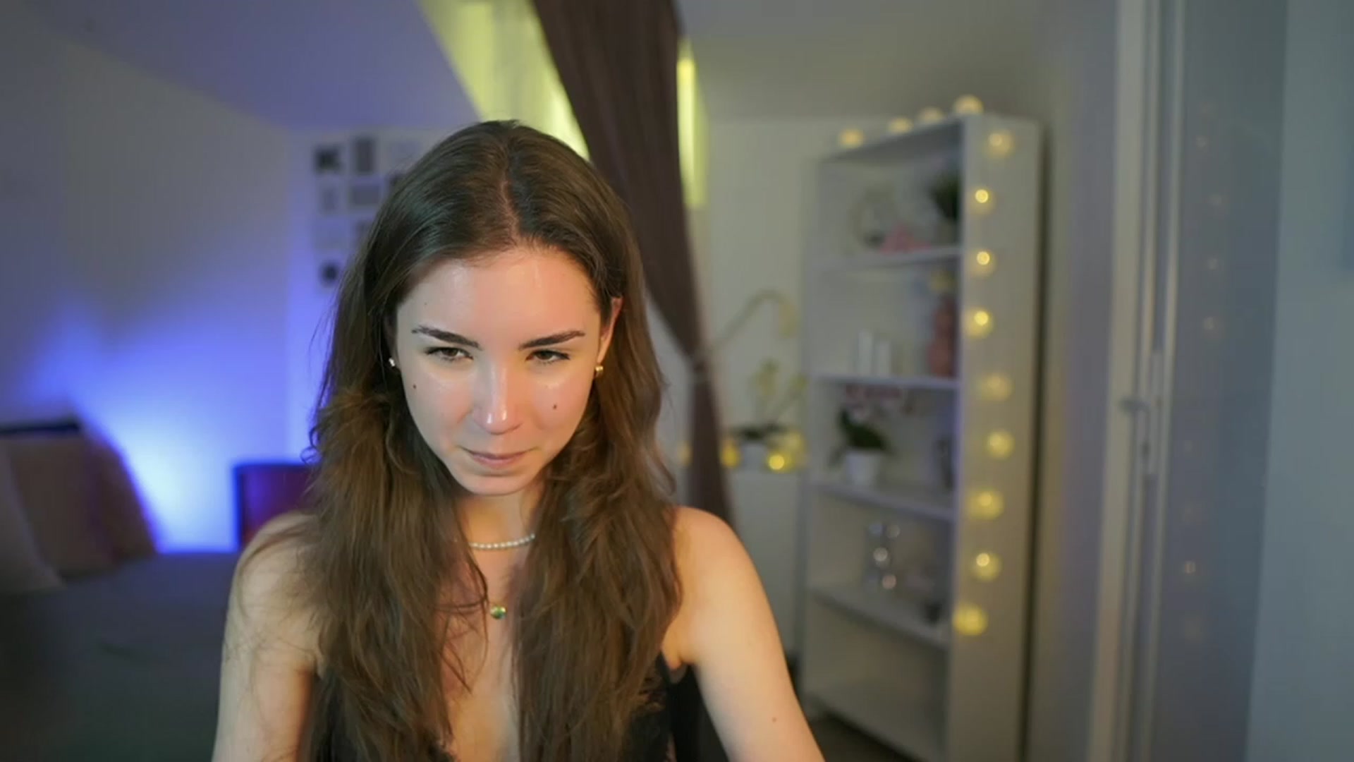 Gallery image thumbnail from Shy_jane's myfreecams stream on, 03/30/2023, 15:43 image 13 of 20