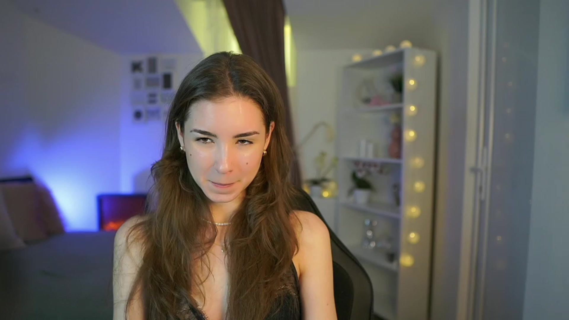 Gallery image thumbnail from Shy_jane's myfreecams stream on, 03/30/2023, 15:43 image 2 of 20