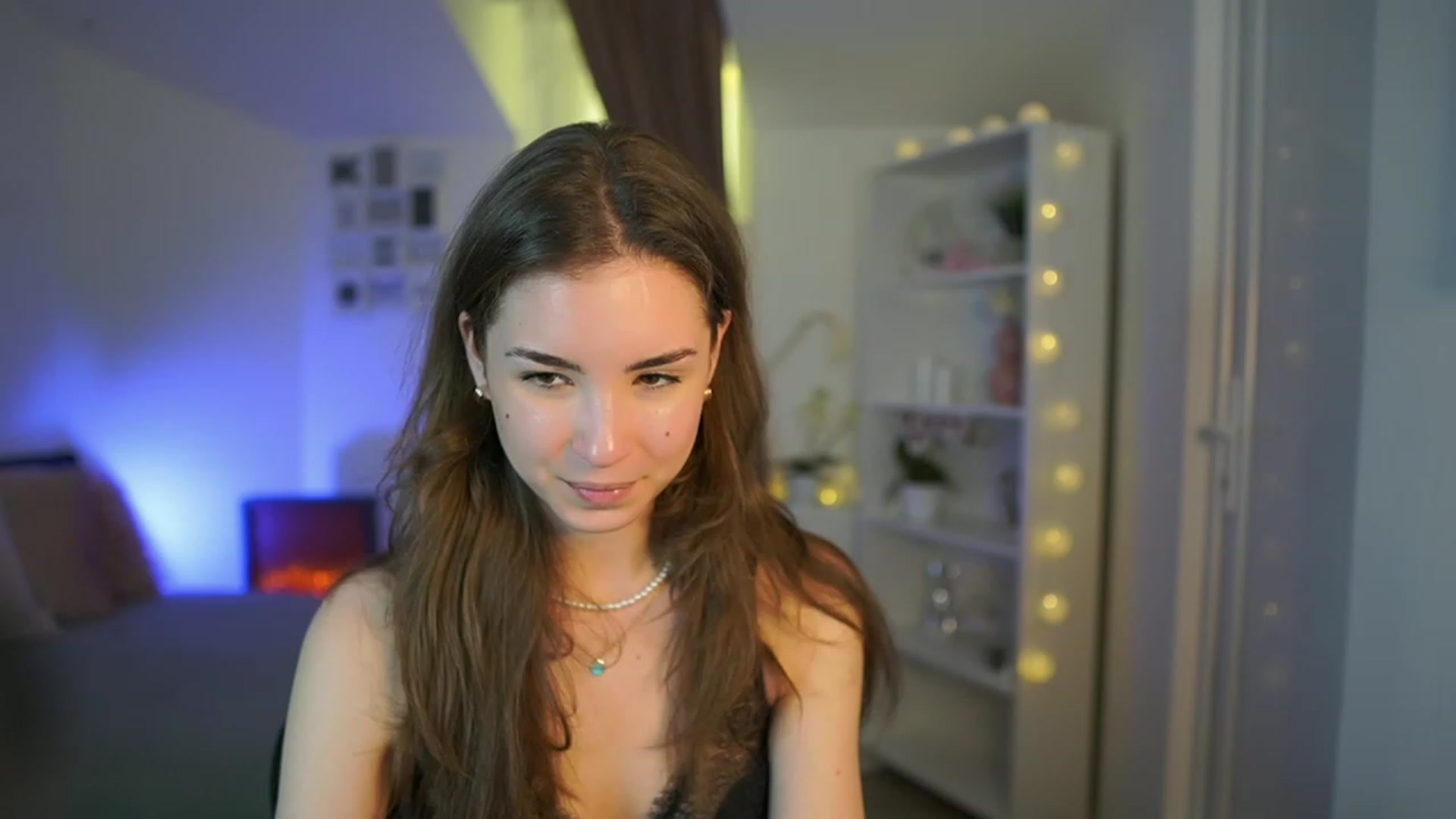 Gallery image thumbnail from Shy_jane's myfreecams stream on, 03/30/2023, 15:43 image 19 of 20