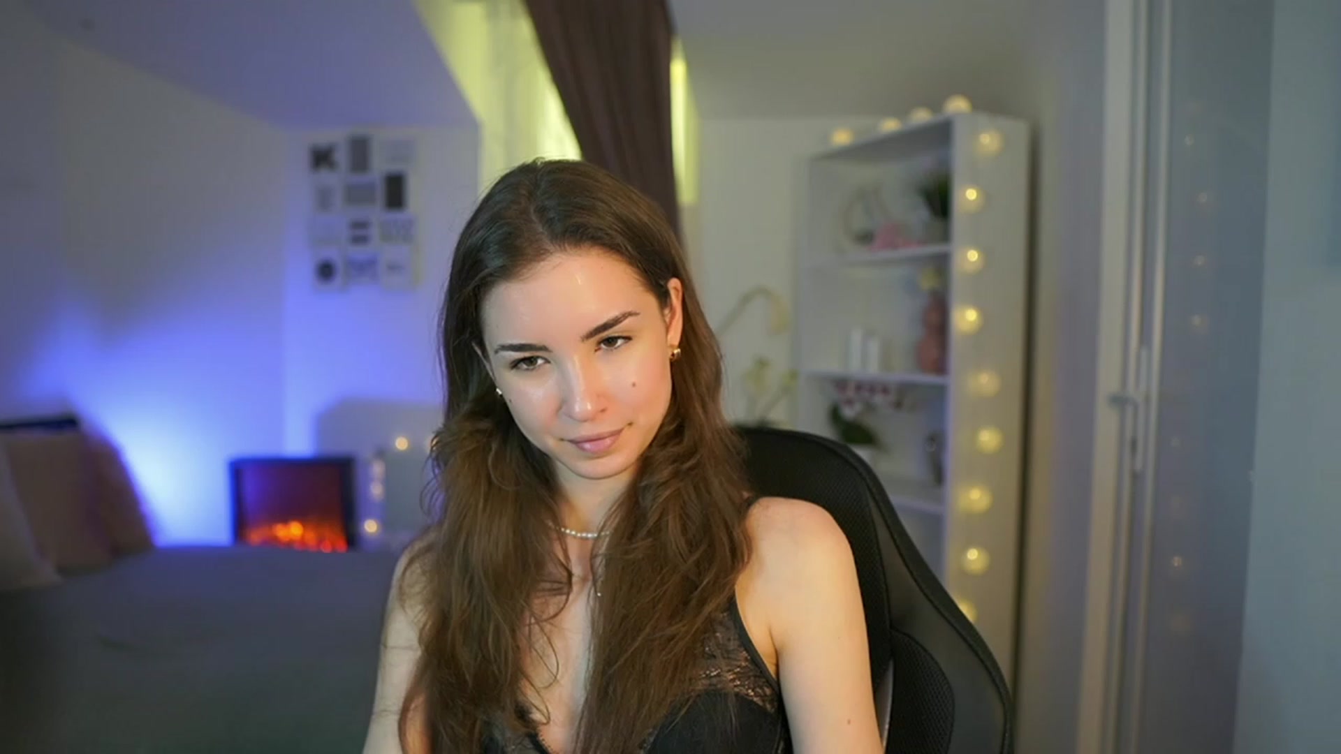 Gallery image thumbnail from Shy_jane's myfreecams stream on, 03/30/2023, 15:43 image 4 of 20