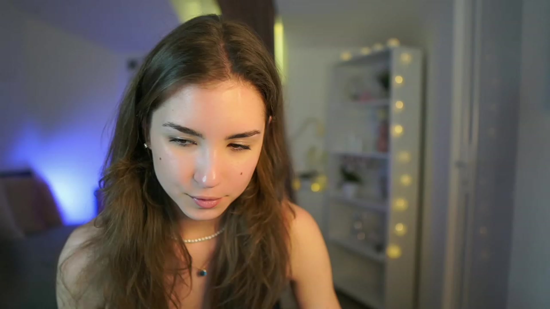 Gallery image thumbnail from Shy_jane's myfreecams stream on, 03/30/2023, 15:43 image 12 of 20