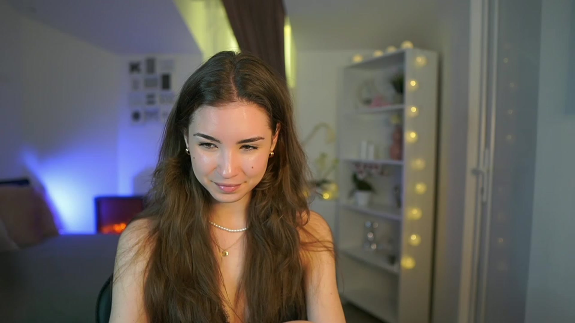 Gallery image thumbnail from Shy_jane's myfreecams stream on, 03/30/2023, 16:57 image 18 of 20